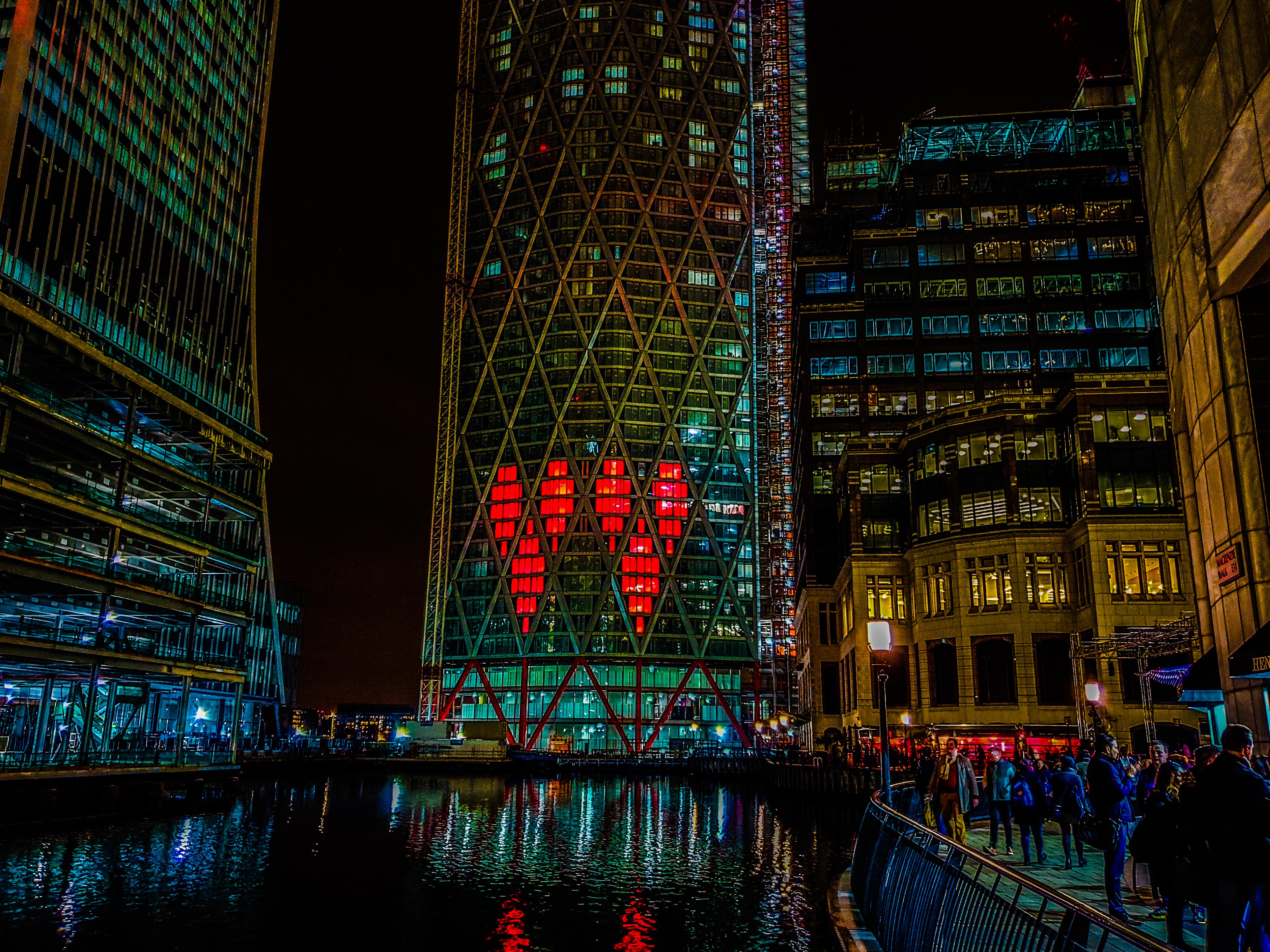 Winter Lights Festival at Canary Wharf is so good. Last night tonight