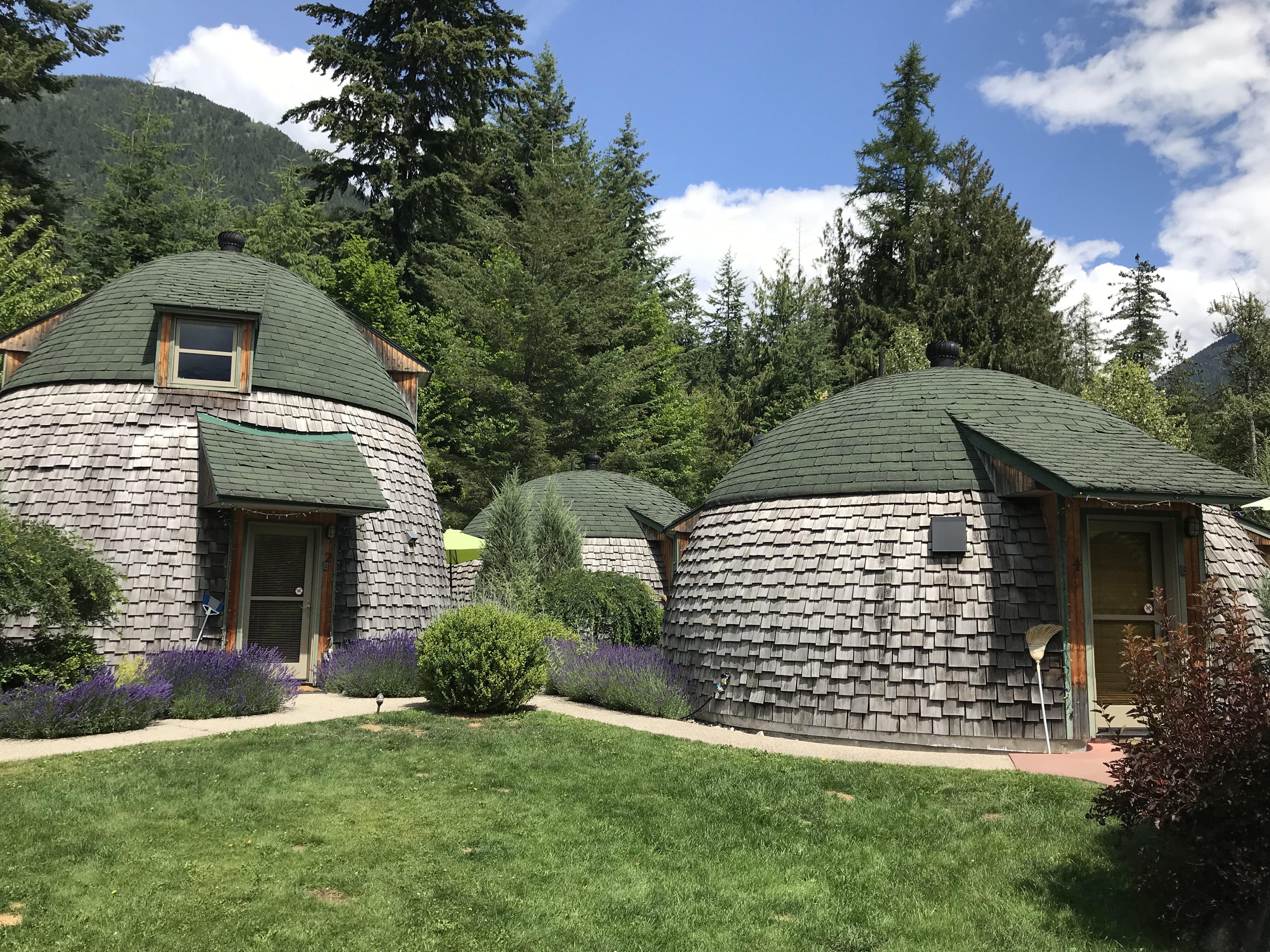 The Adventure Domes in New Denver, BC, Canada [OC] r/CozyPlaces