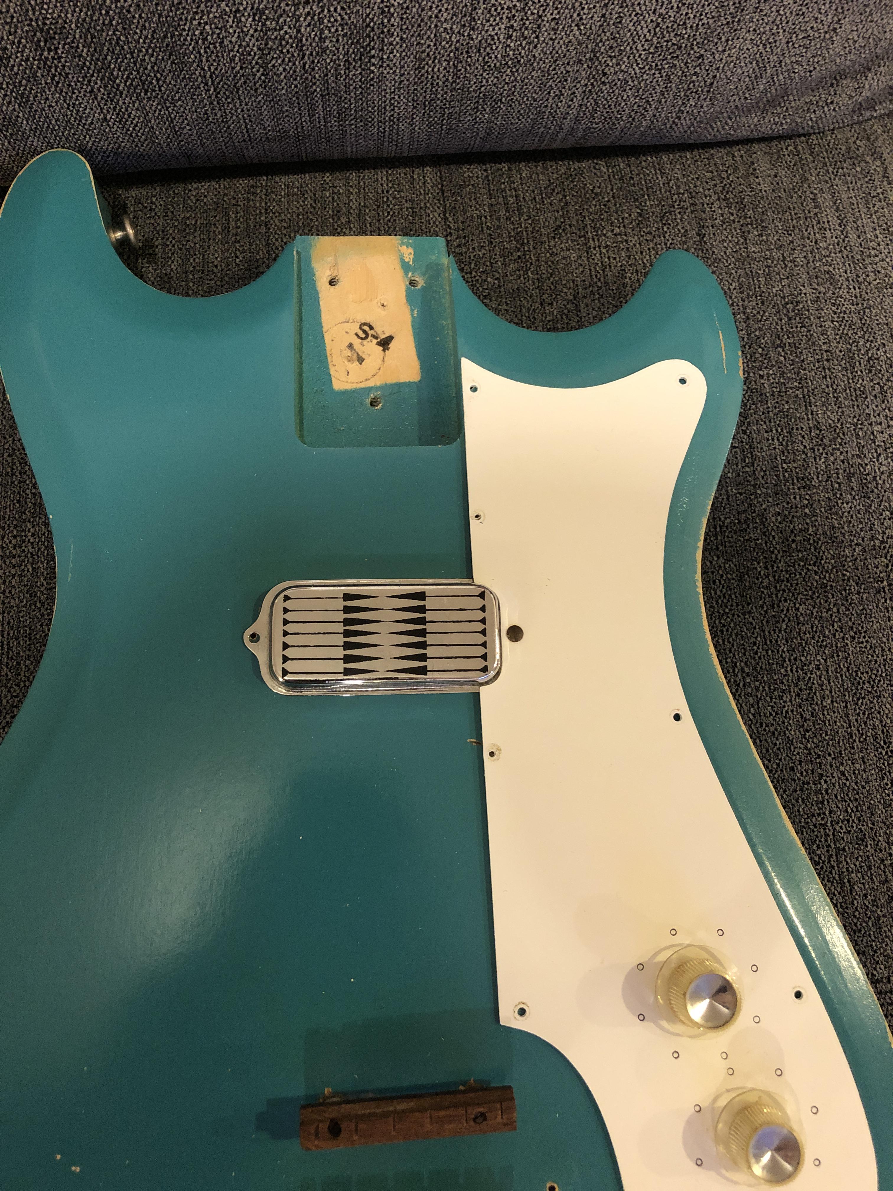 Can anyone ID this pick up? On an old silvertone guitar, serial number