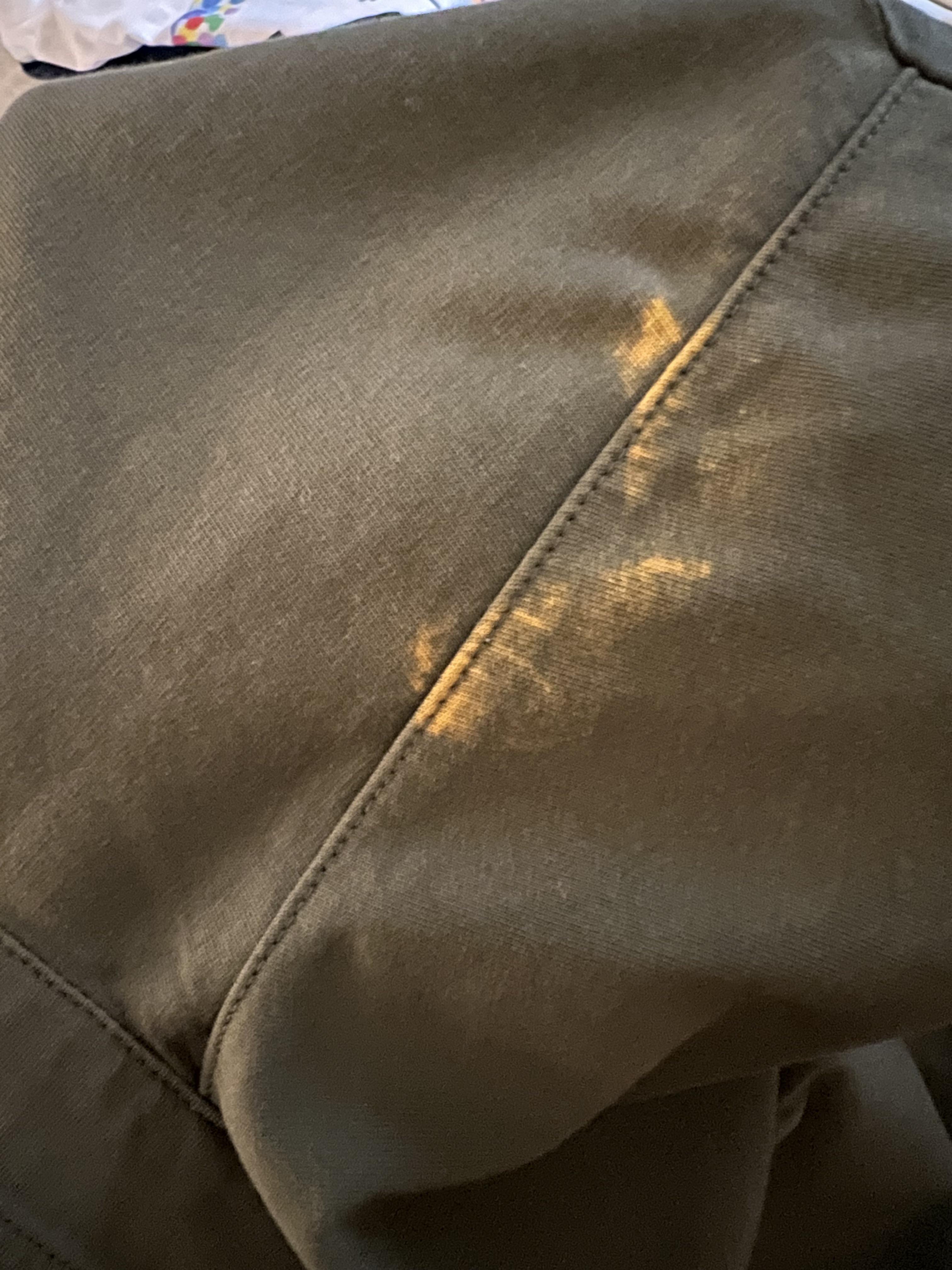 Help identifying stain and how to remove it r/CleaningTips