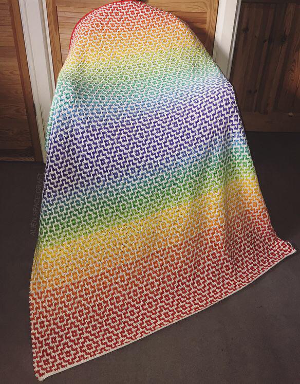 a rainbow blanket i made! r/RainbowEverything