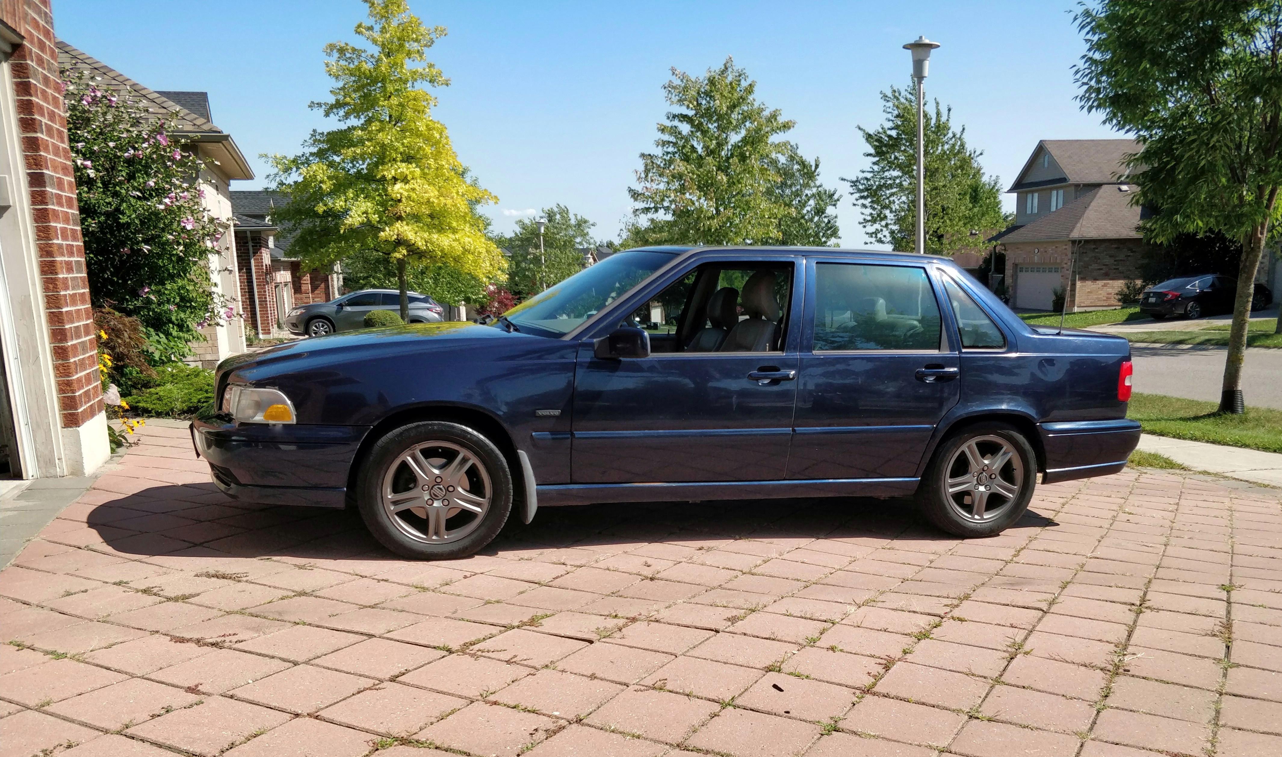My '98 S70 T5 (fully loaded w/ 5spd, 238k miles) : r/Volvo