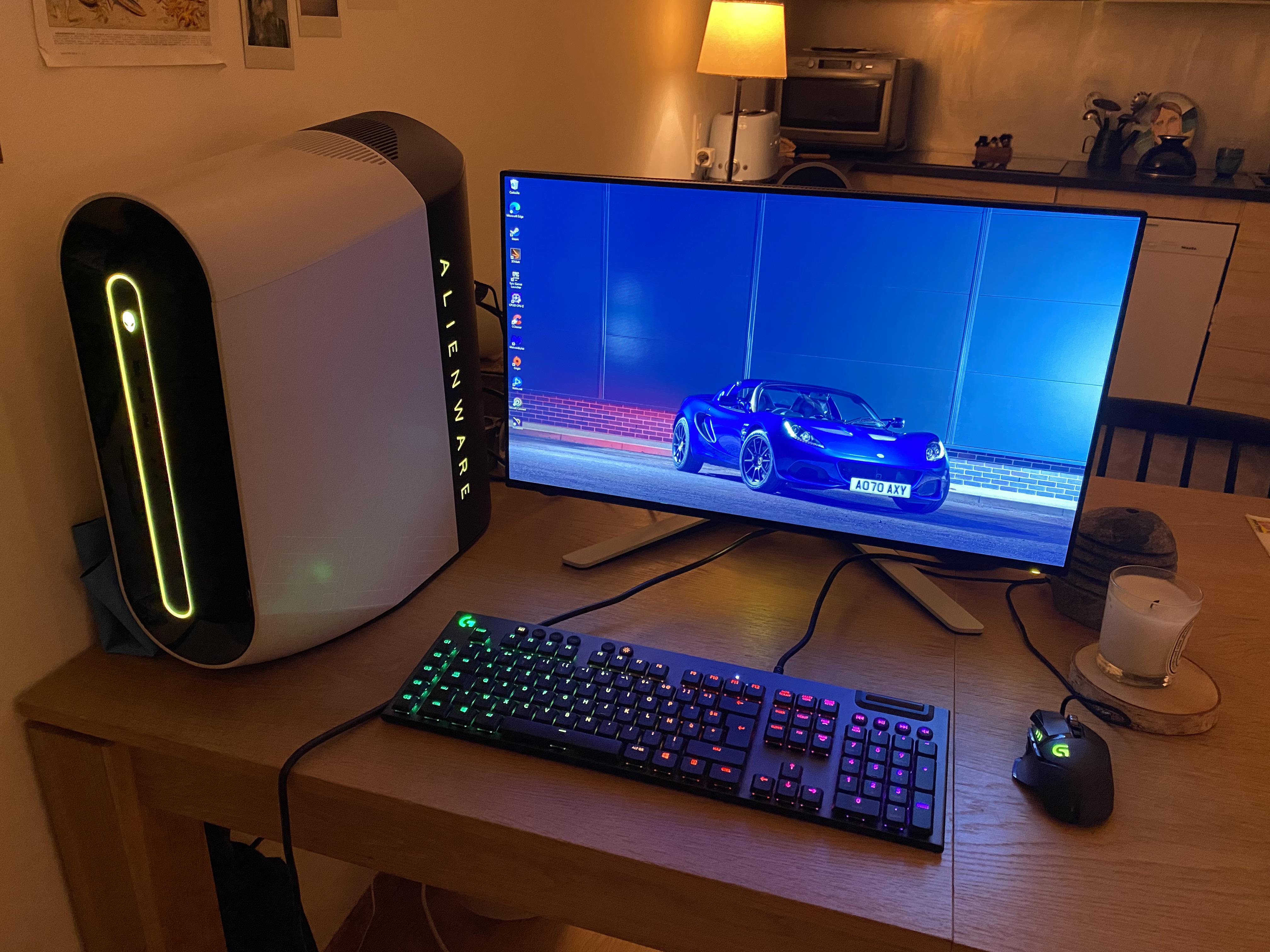 Finally got my R10 with AW2721D ! 5800X/3070 Alienware