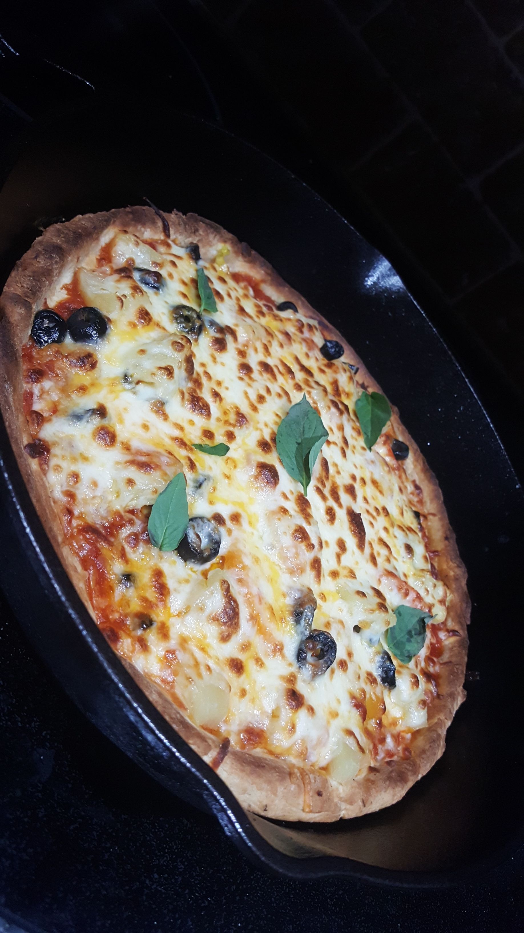 Cast Iron pie r/Pizza