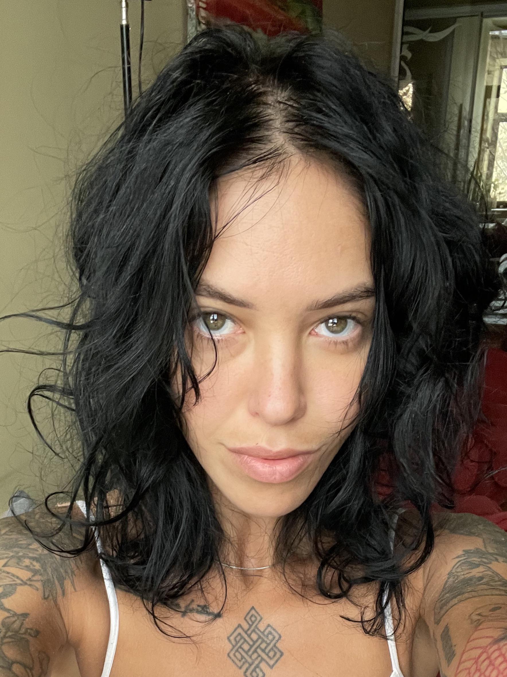 When I wake up, they behave the best😅 r/Hair