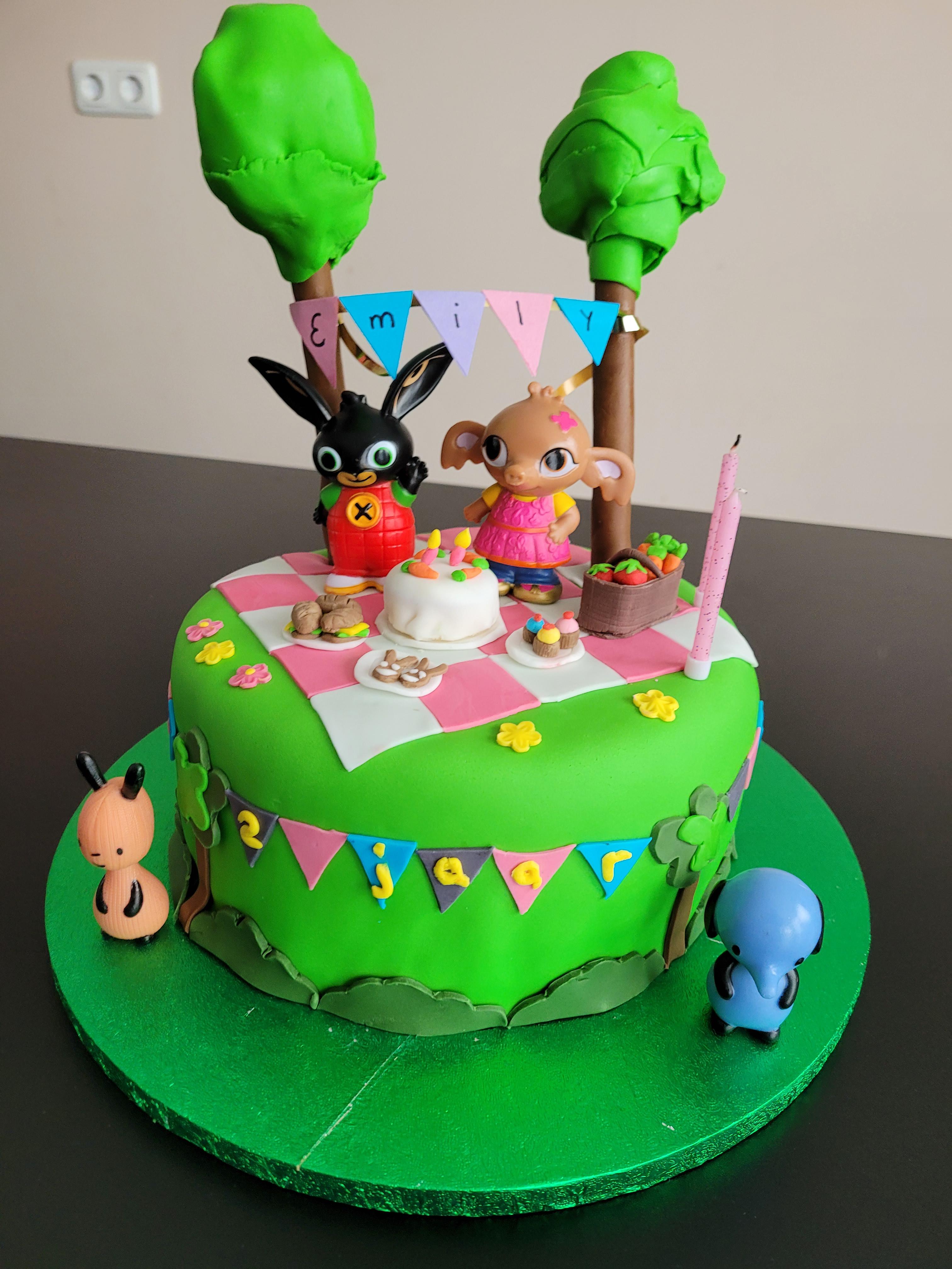 Cake for my 2 year old niece. Yes, the treetops are 100 fondant. r