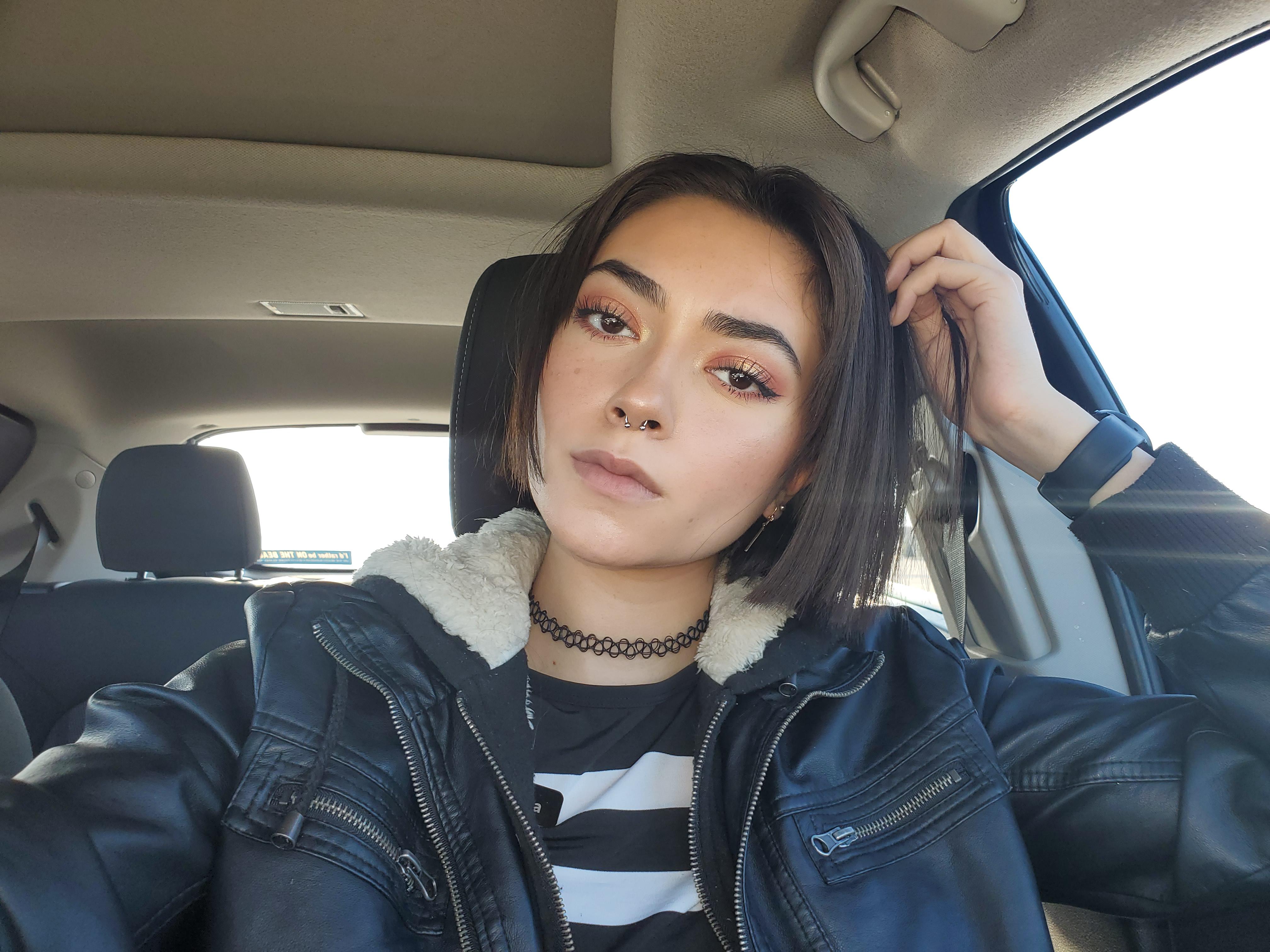 Still not used to short hair / selfie