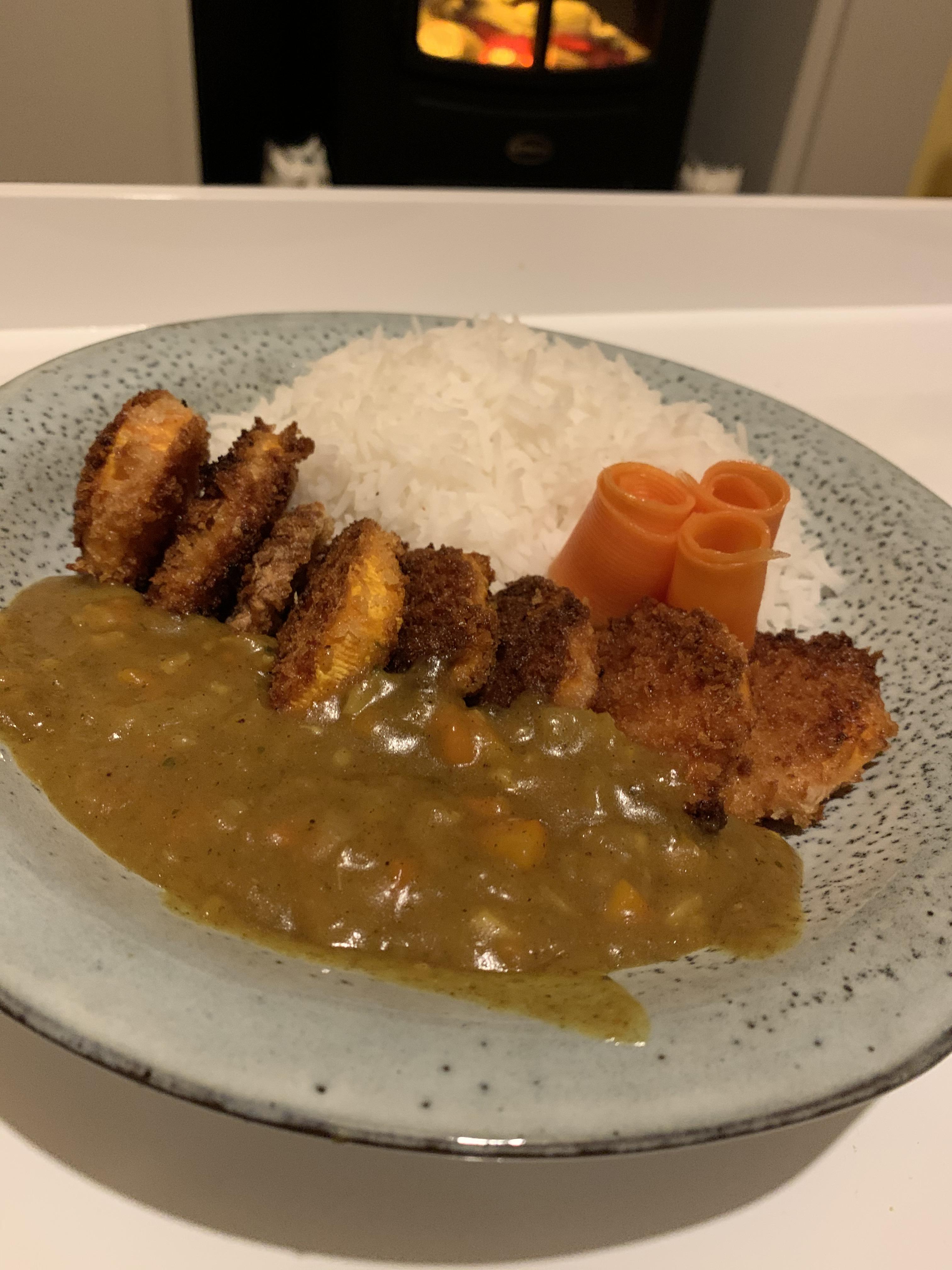 Vegan katsu curry with sweet potatoes and picked carrot 🤤 r/vegan