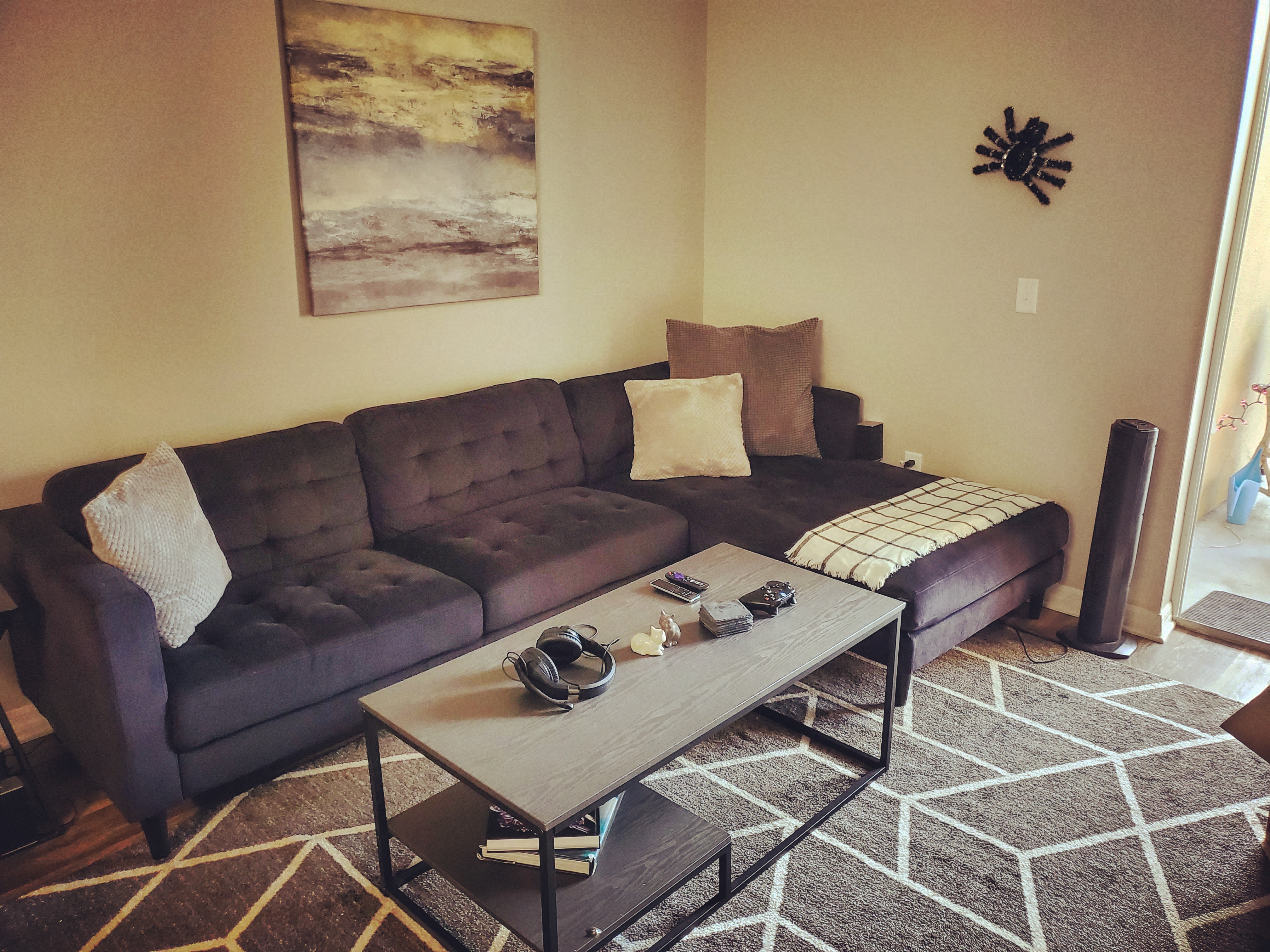 Just moved in, 160 Offerup couch! r/HomeDecorating