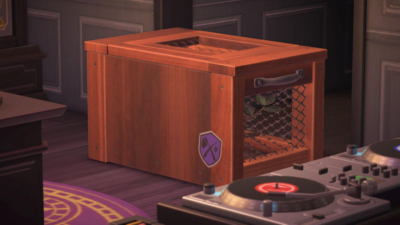 Mildly interesting the artisanal bug cage has Flick and CJ's crest on