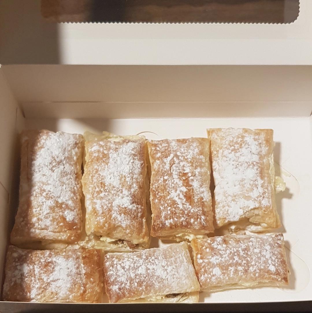 [I ate] Cream Puffs (Lemon, Biscoff and Nutella) r/desserts