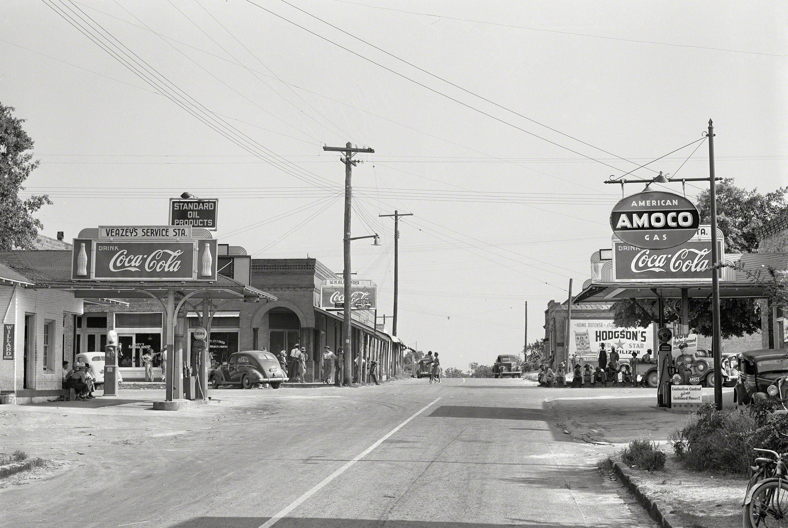 Main street of Siloam, Greene County, June 1941. r/TheWayWeWere