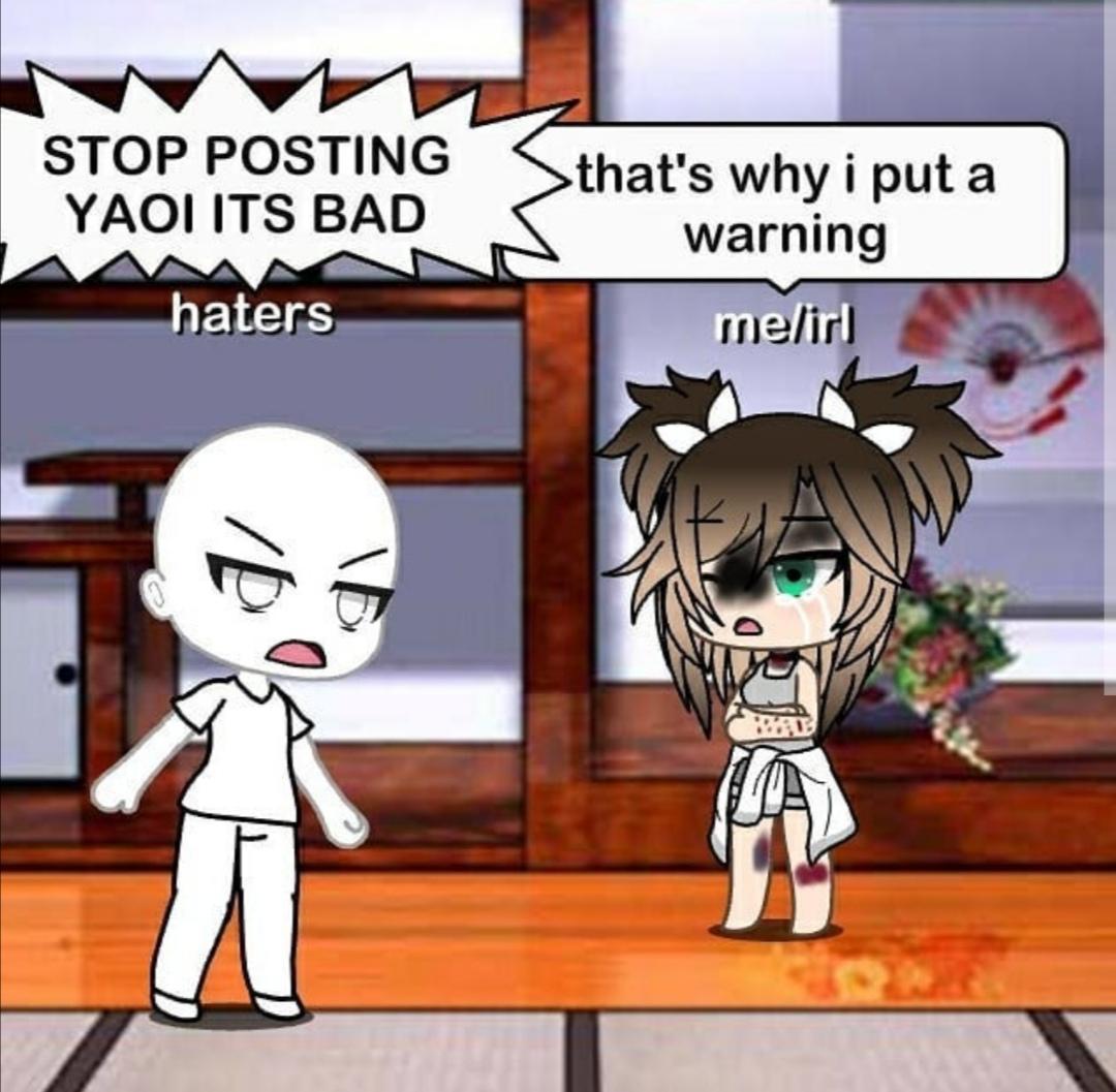 Smh this girl doesn't know how to do her makeup, she put eyeshadow all over her head. 🙄🙄😤😤😡😡😠🤬