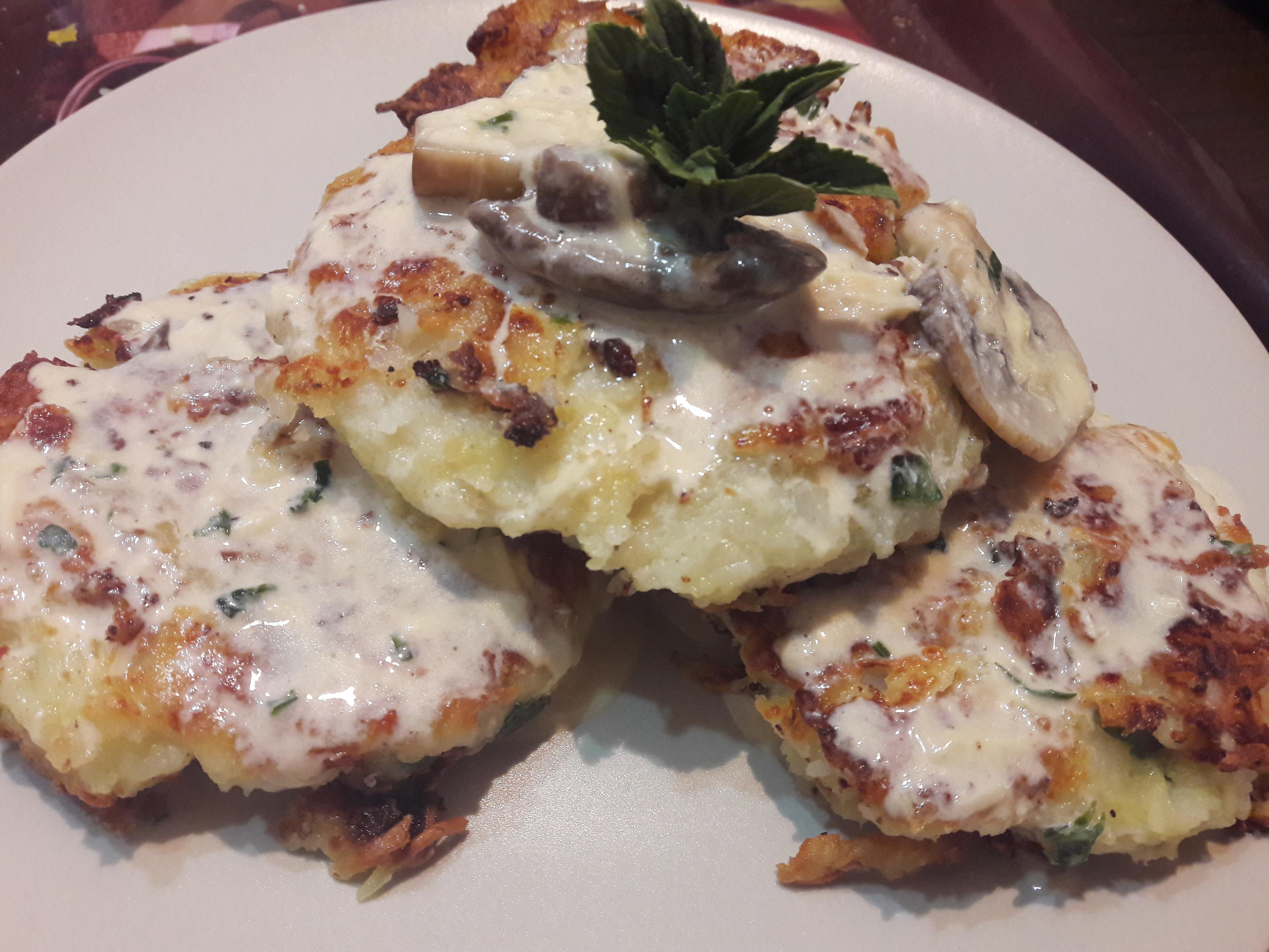 [Homemade] jamie oliver's Glasgow potato pancakes with cream milk