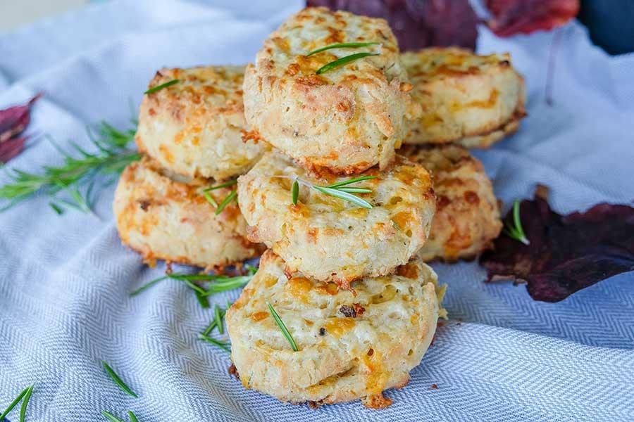 Cheese & Rosemary Buttermilk Biscuits I promise you will fall in love