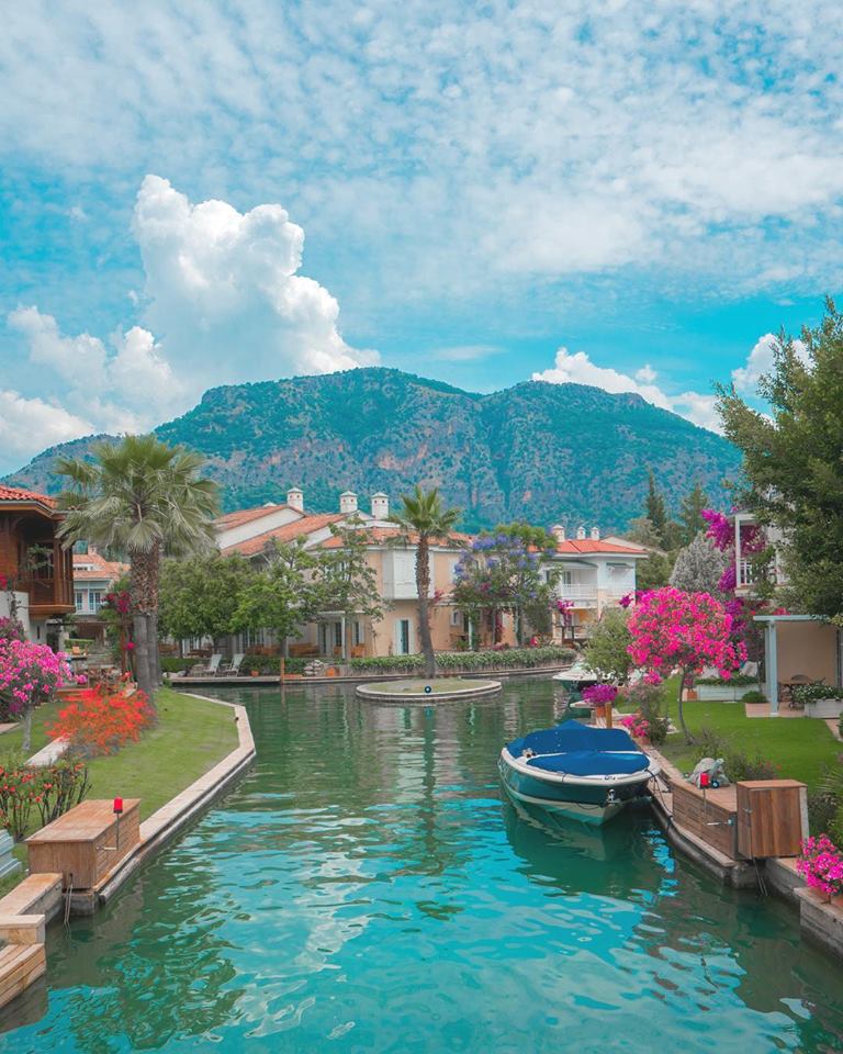 A small town 'Gocek' in Fethiye, Turkey! 💜 r/CozyPlaces