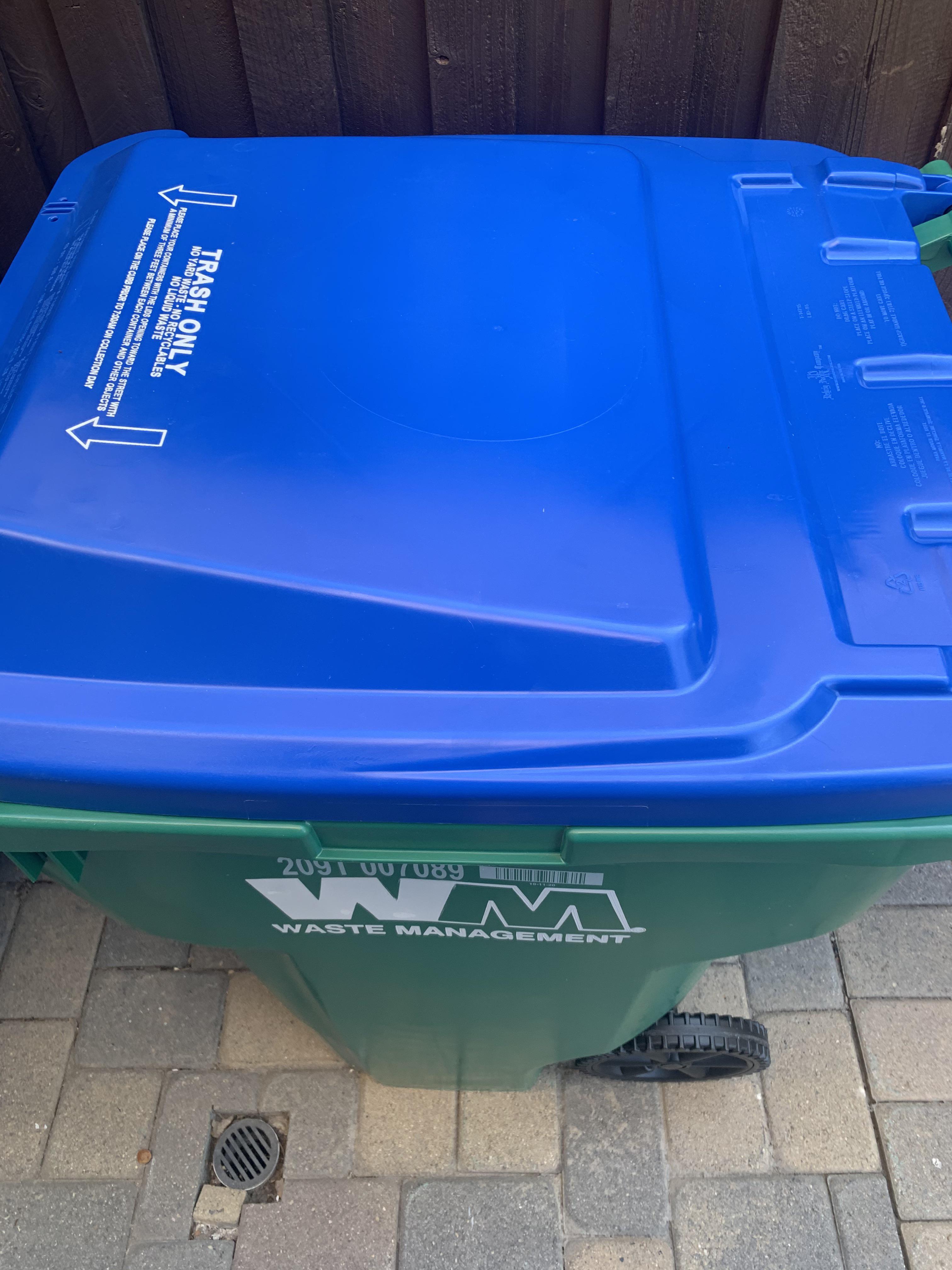 A perfectly clean and brand new trash can. r/oddlysatisfying