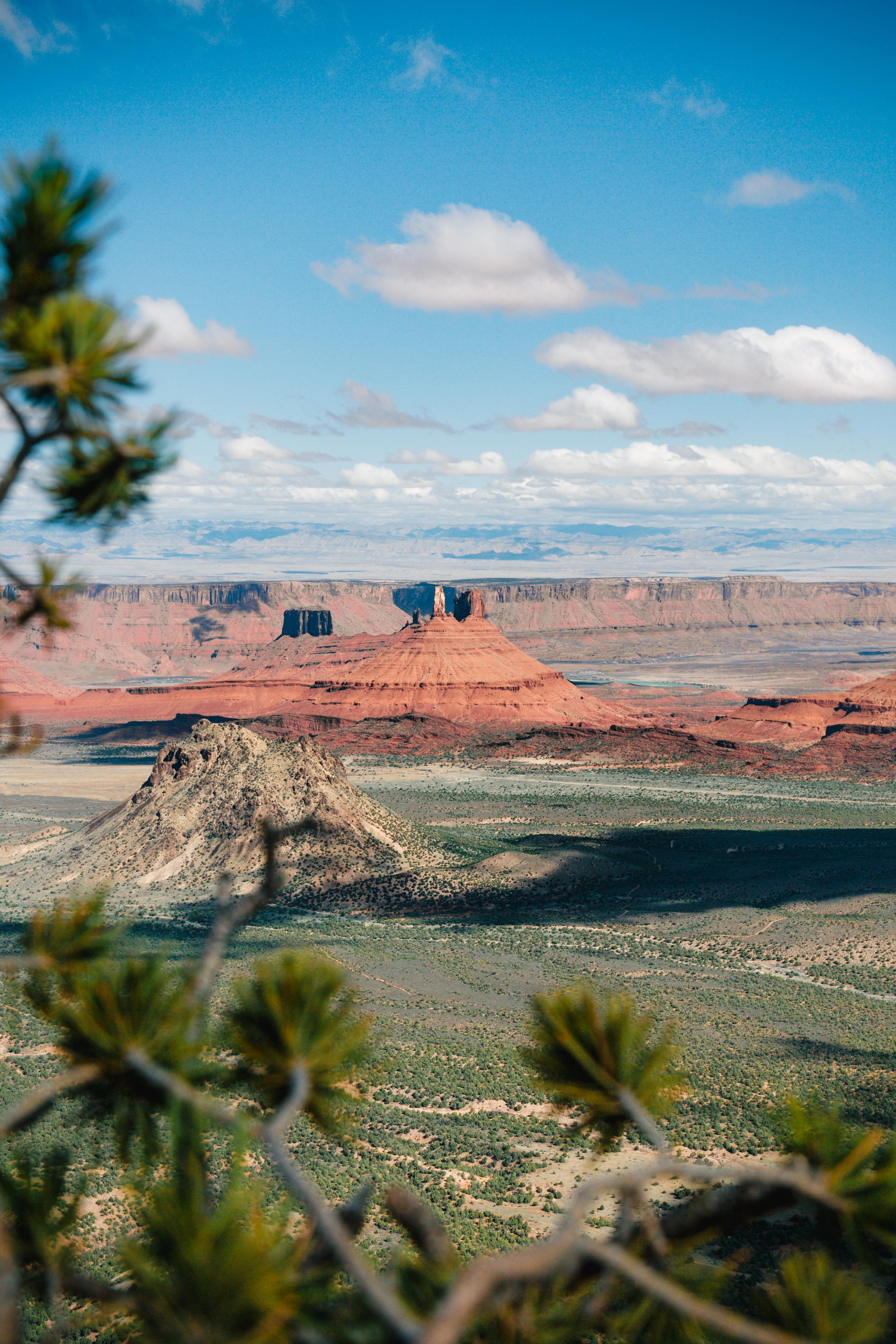 Sunrise at Castle Valley, UT [3695 × 5542][OC] r/EarthPorn