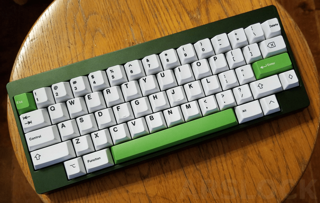 M60 + PBT Black on White + GMK Royal Alpha r/MechanicalKeyboards