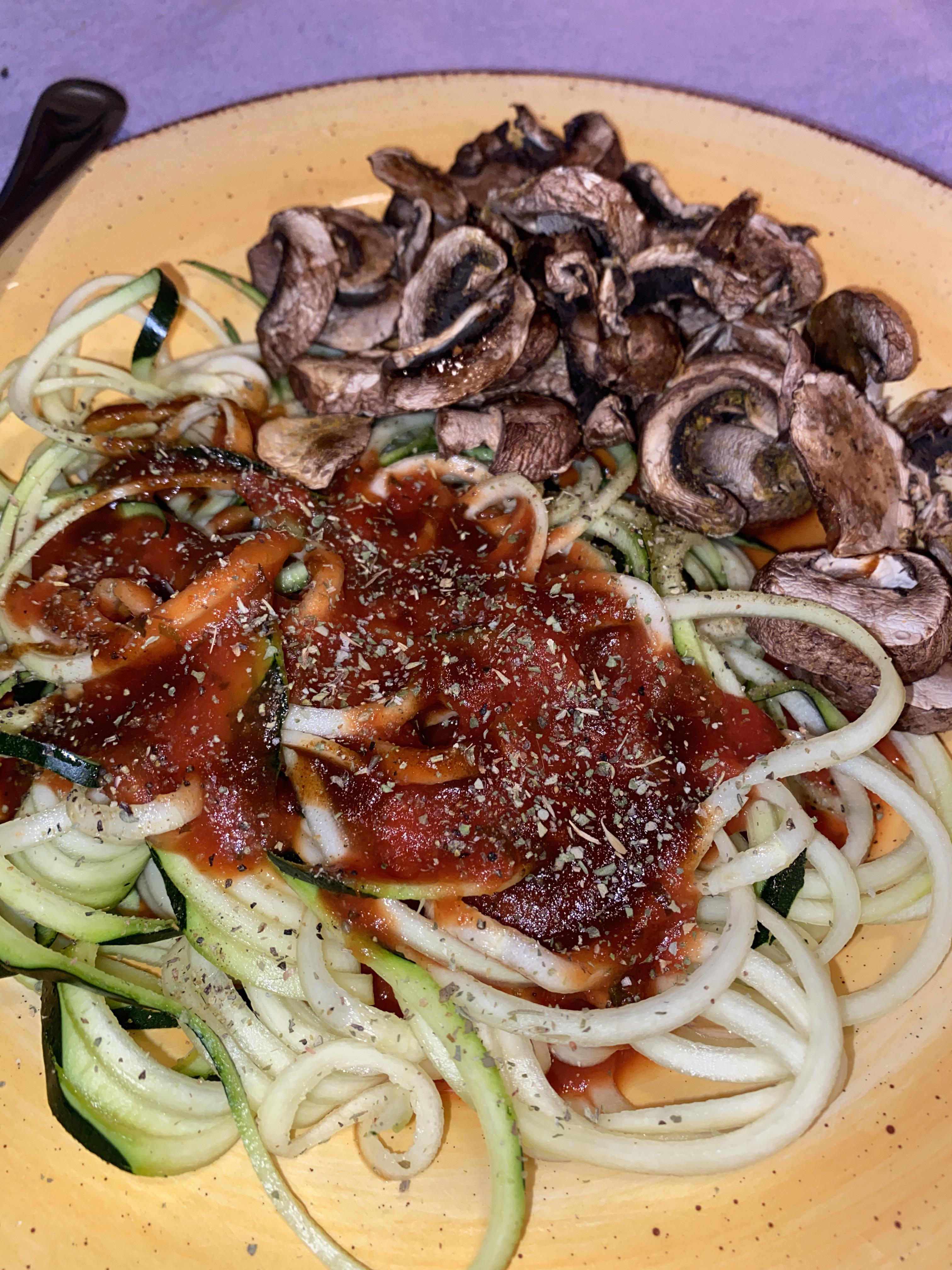zucchini noodles w mushrooms [air fried baby bella’s (no oil), 1 zook