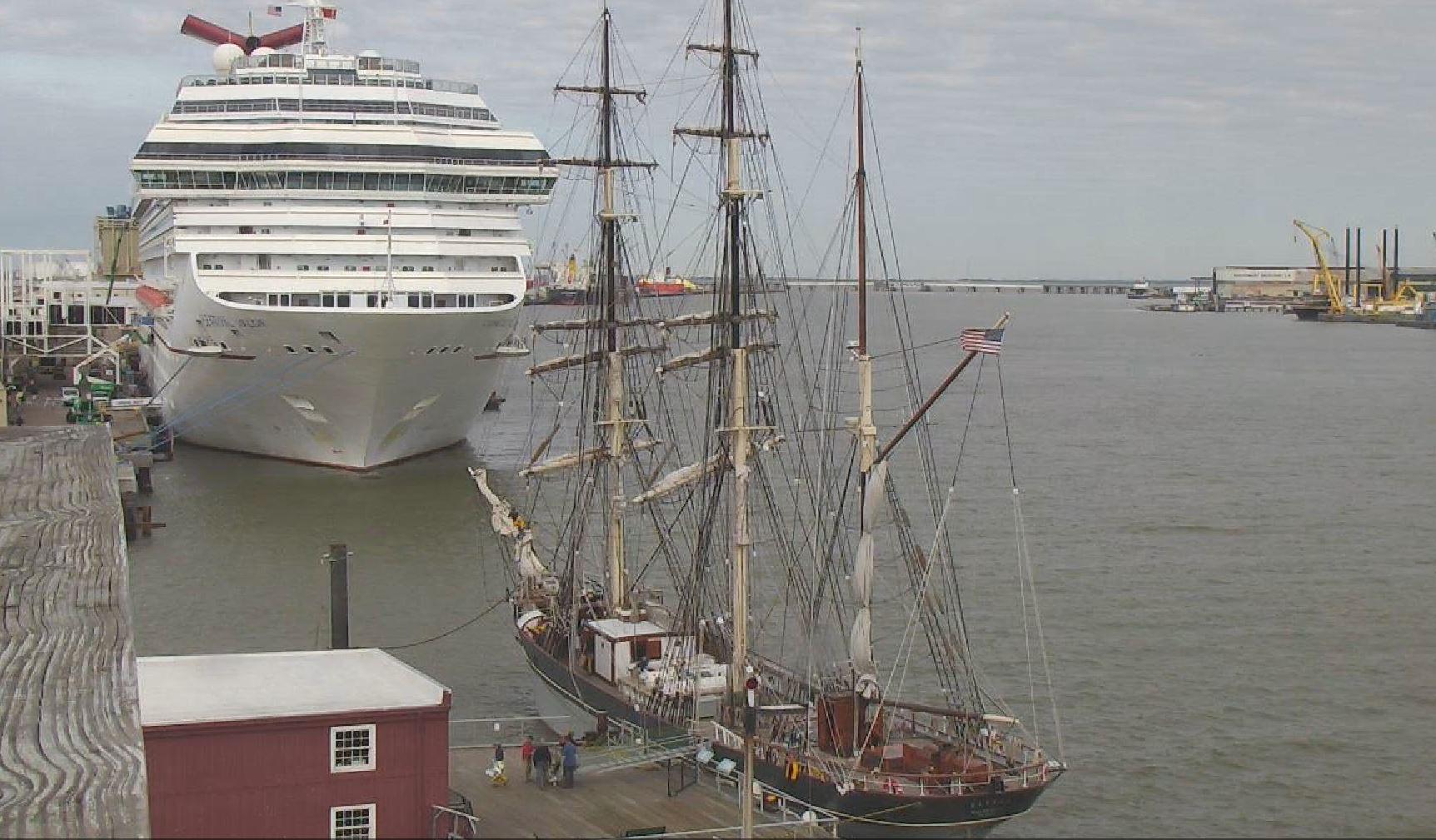 Old vs New Carnival Valor with Elissa from 1877. 3 masts and iron