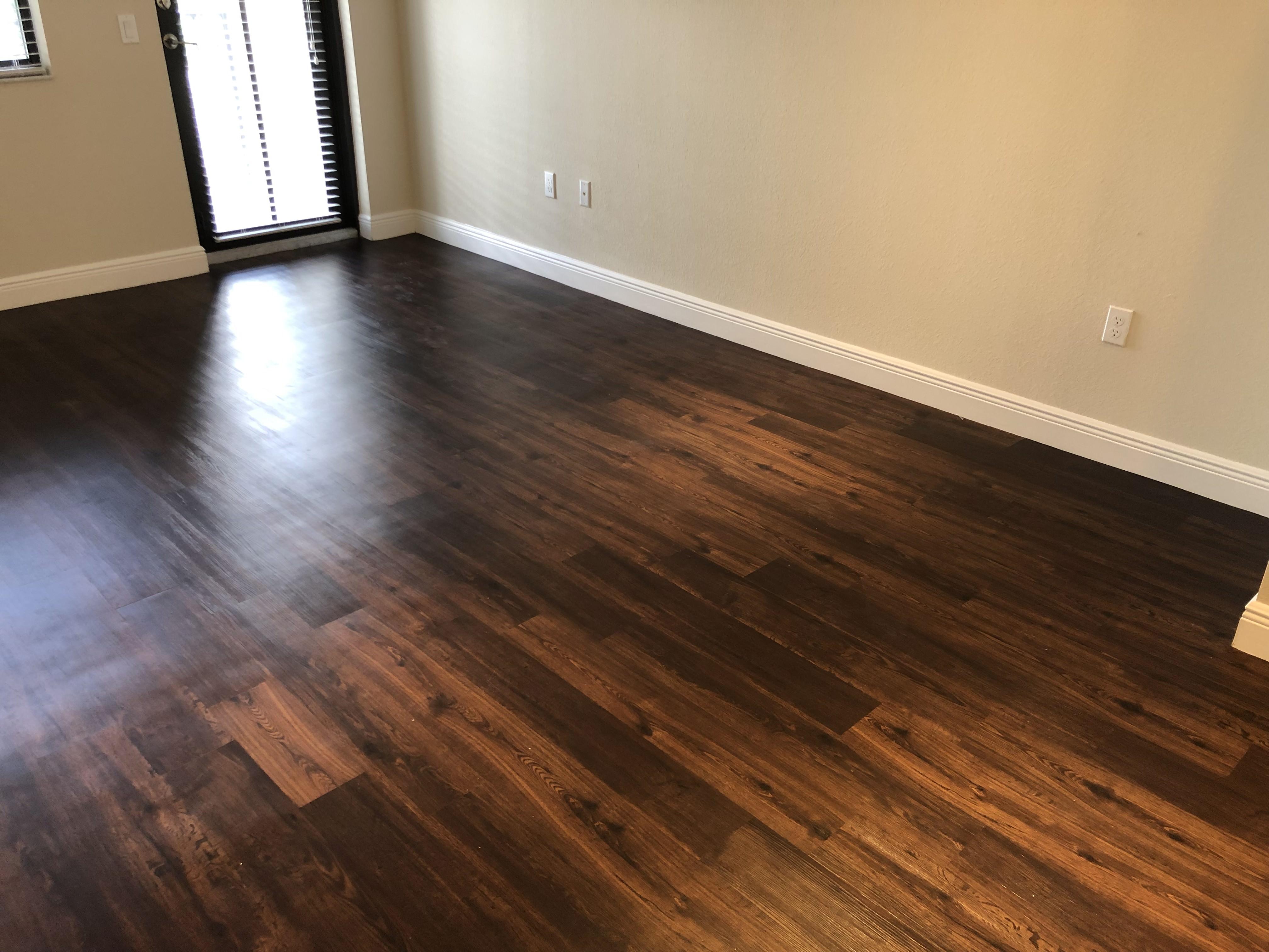 Furniture color for this floor/wall combo? r