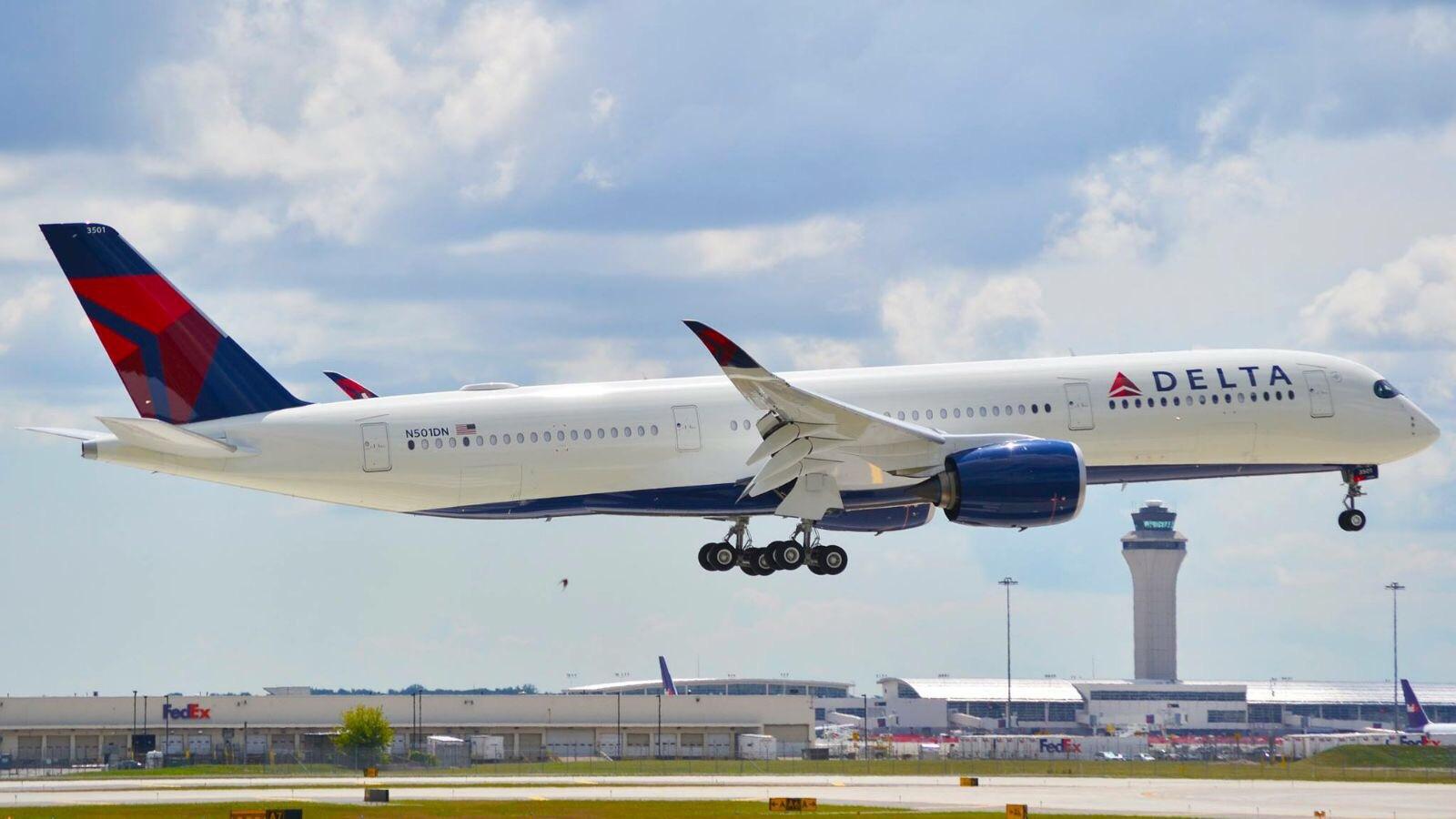 Delta's first A350 landing in DTW r/aviation
