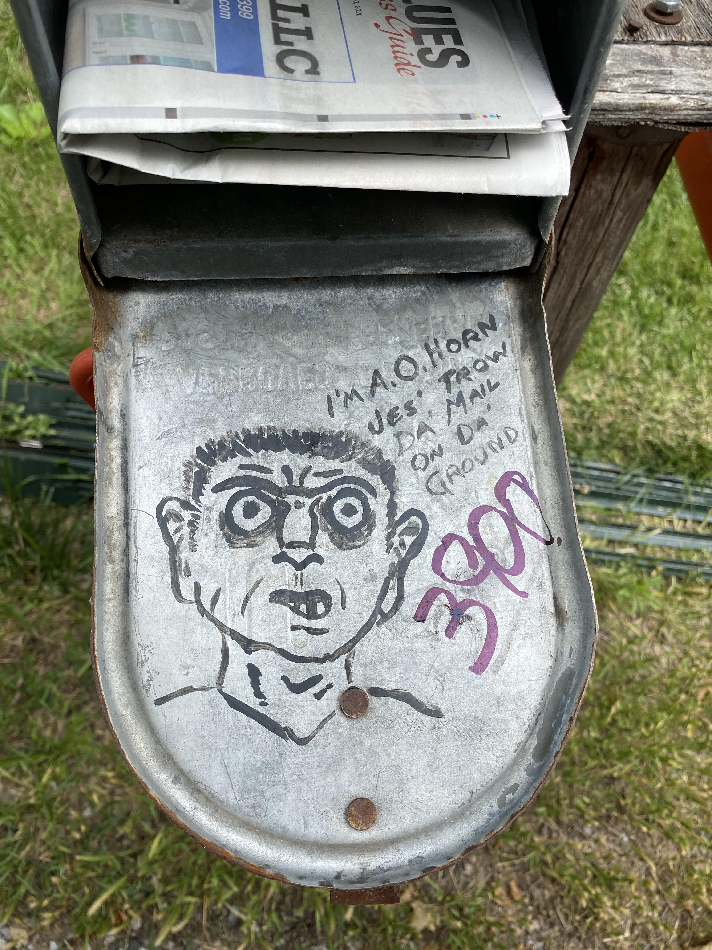 Since we’re sharing things we see on mailbox lids... r/USPS