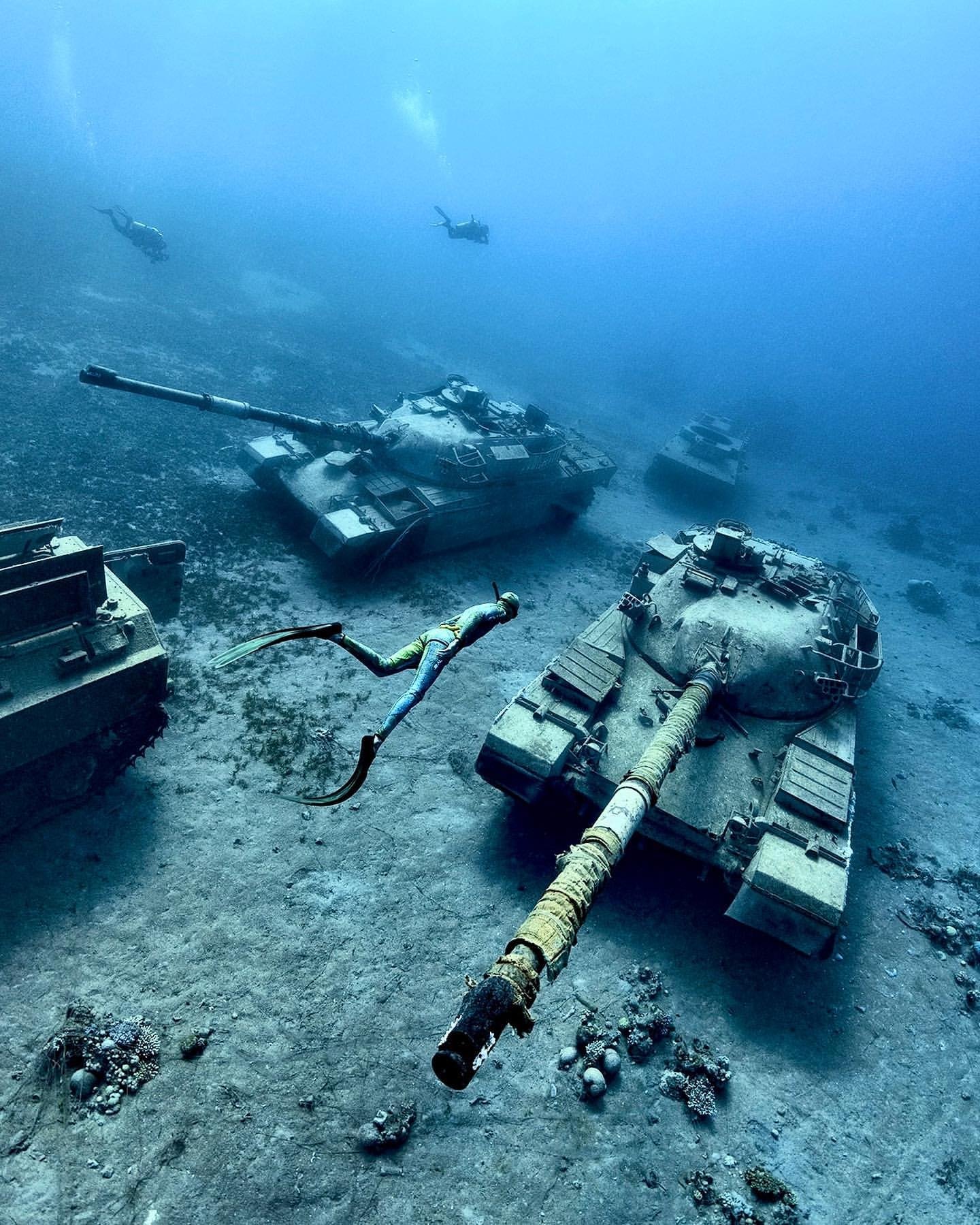 Jordan underwater military museum r/TankPorn