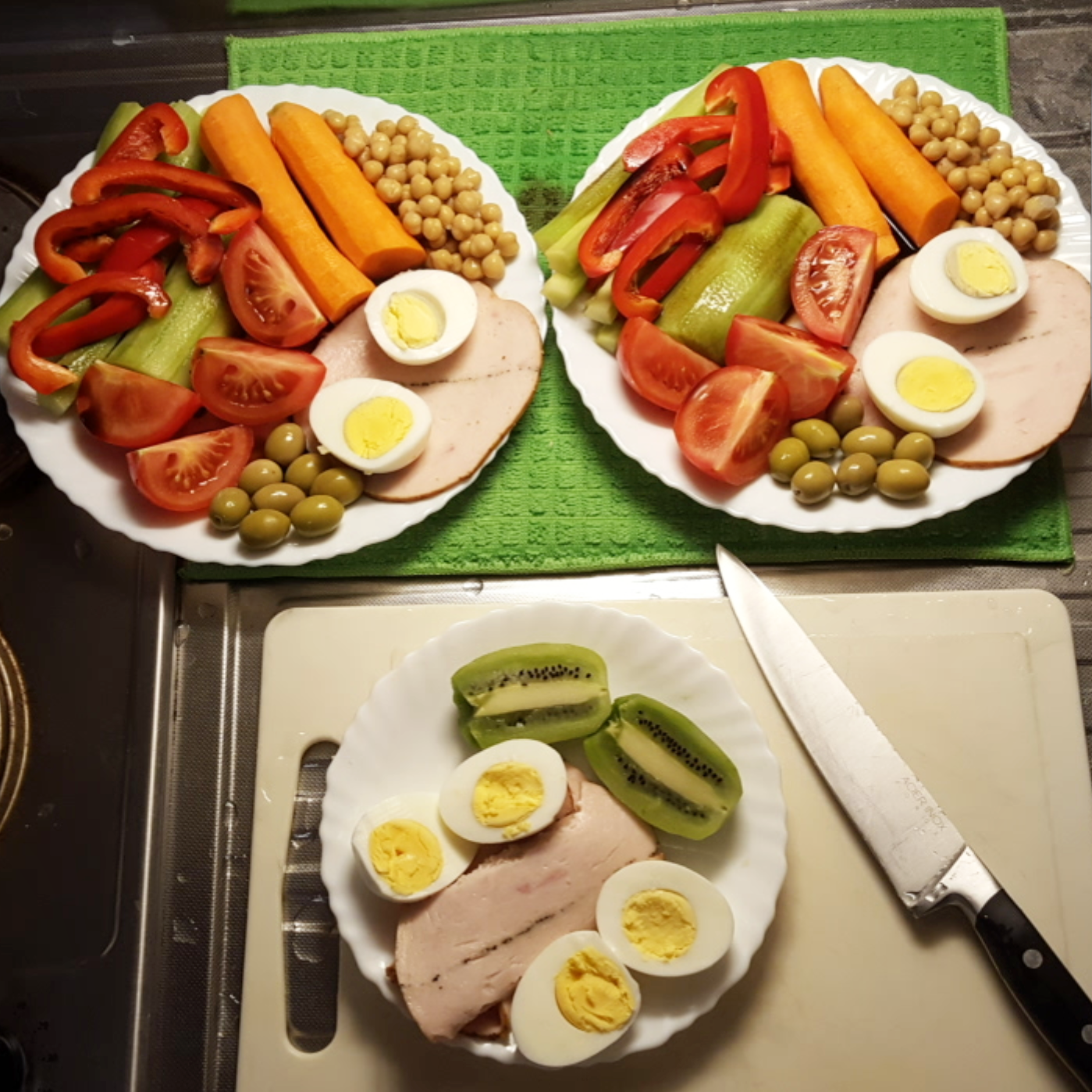 Does this count? Late night meal prep for tomorrow 🥕 r/MealPrepSunday