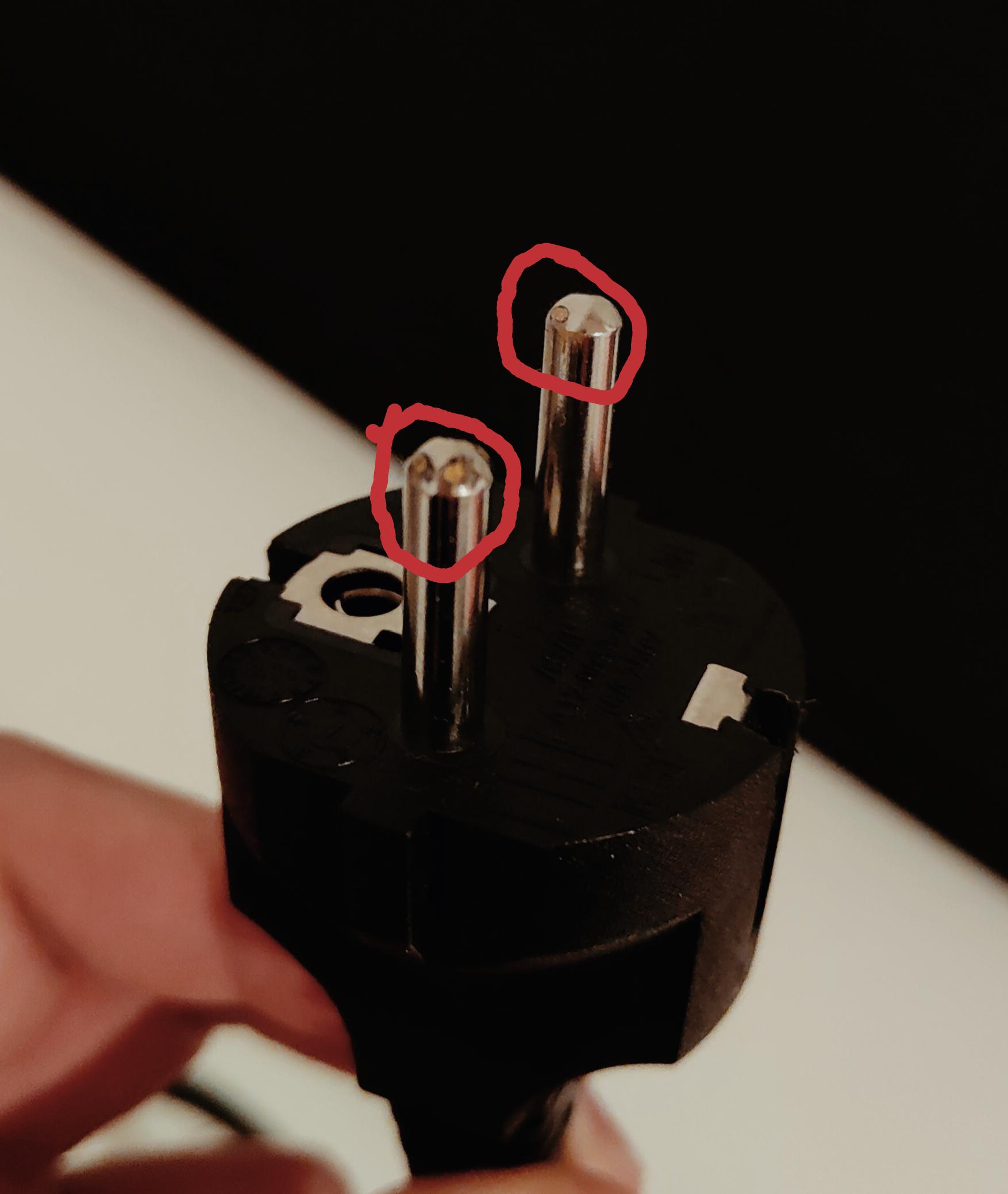 Help, Laptop power cord Burn Signs r/GamingLaptops