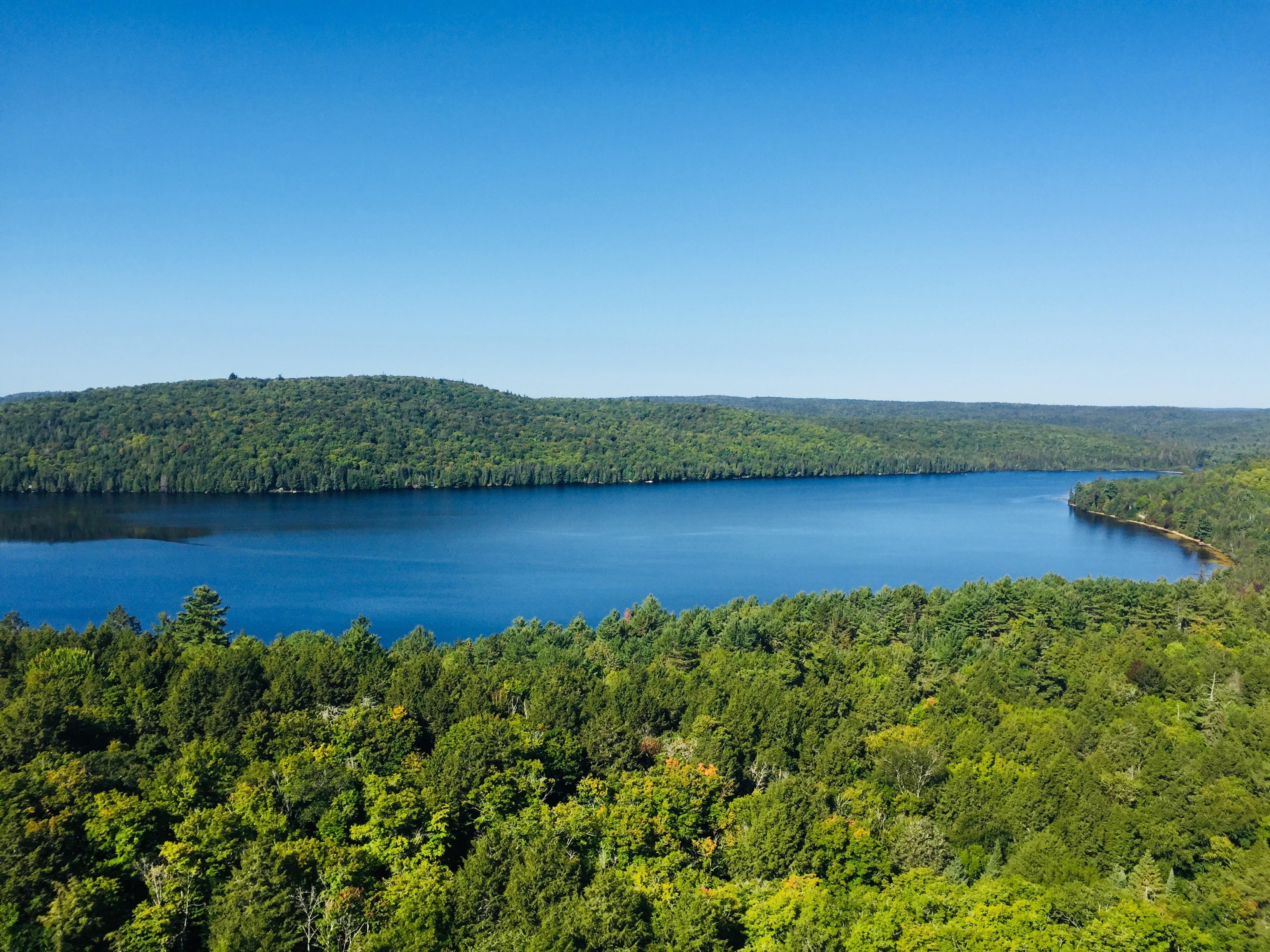 Breathtaking view of Rock lake, Algonquin Park, Canada [3264*2448] r