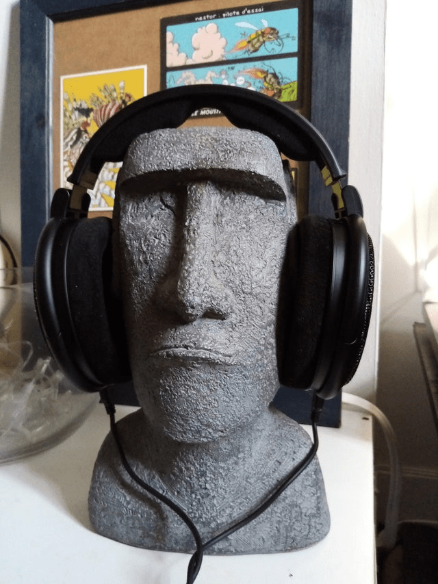 Moai r/moai