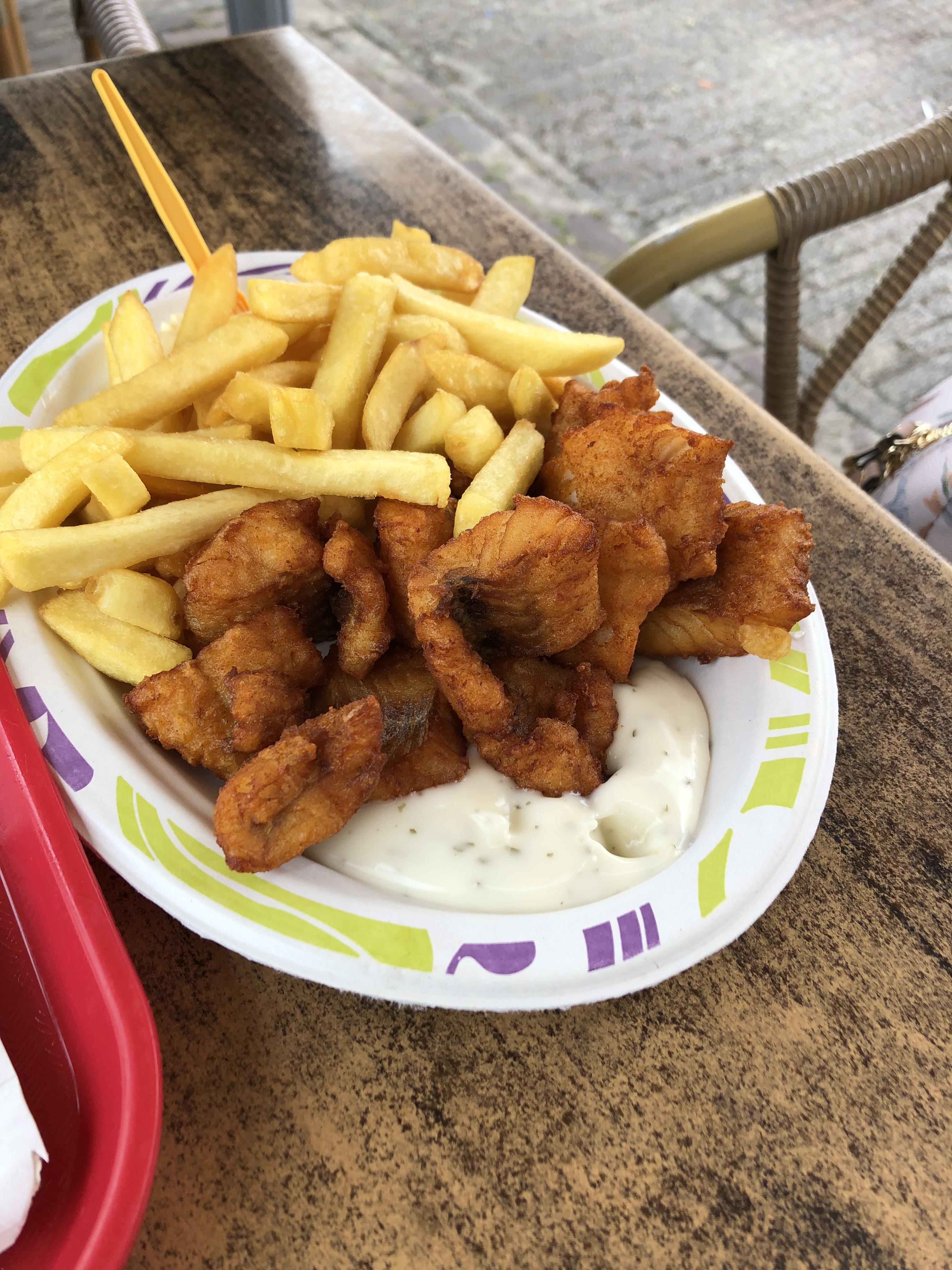 Fish and chips in Holland. It was so fresh and tasty! r/FoodPorn
