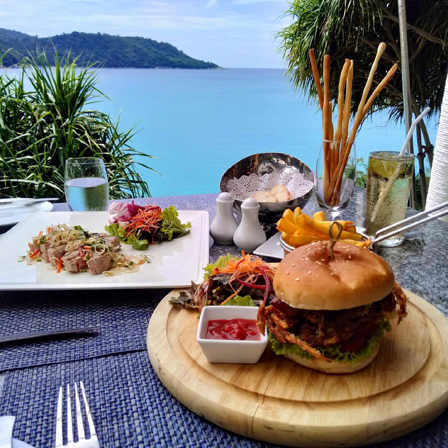 [I Ate] Tuna Steak w/ Lemongrass Dressing & Softshell Crab Burger food