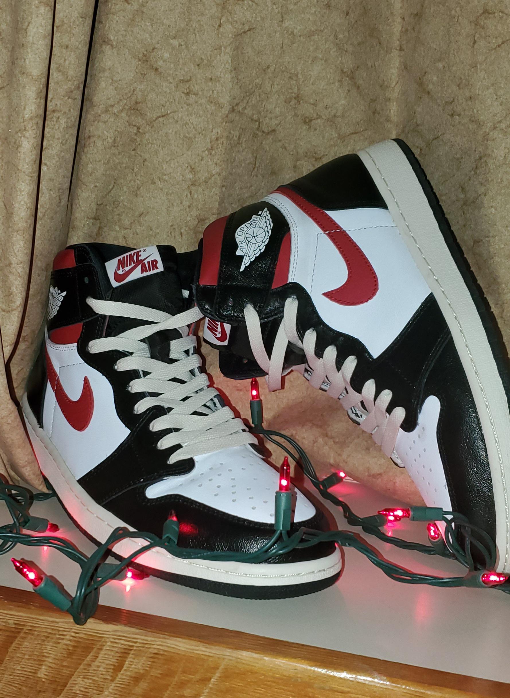 Got some sail laces on my black gym red aj1s r/Sneakers