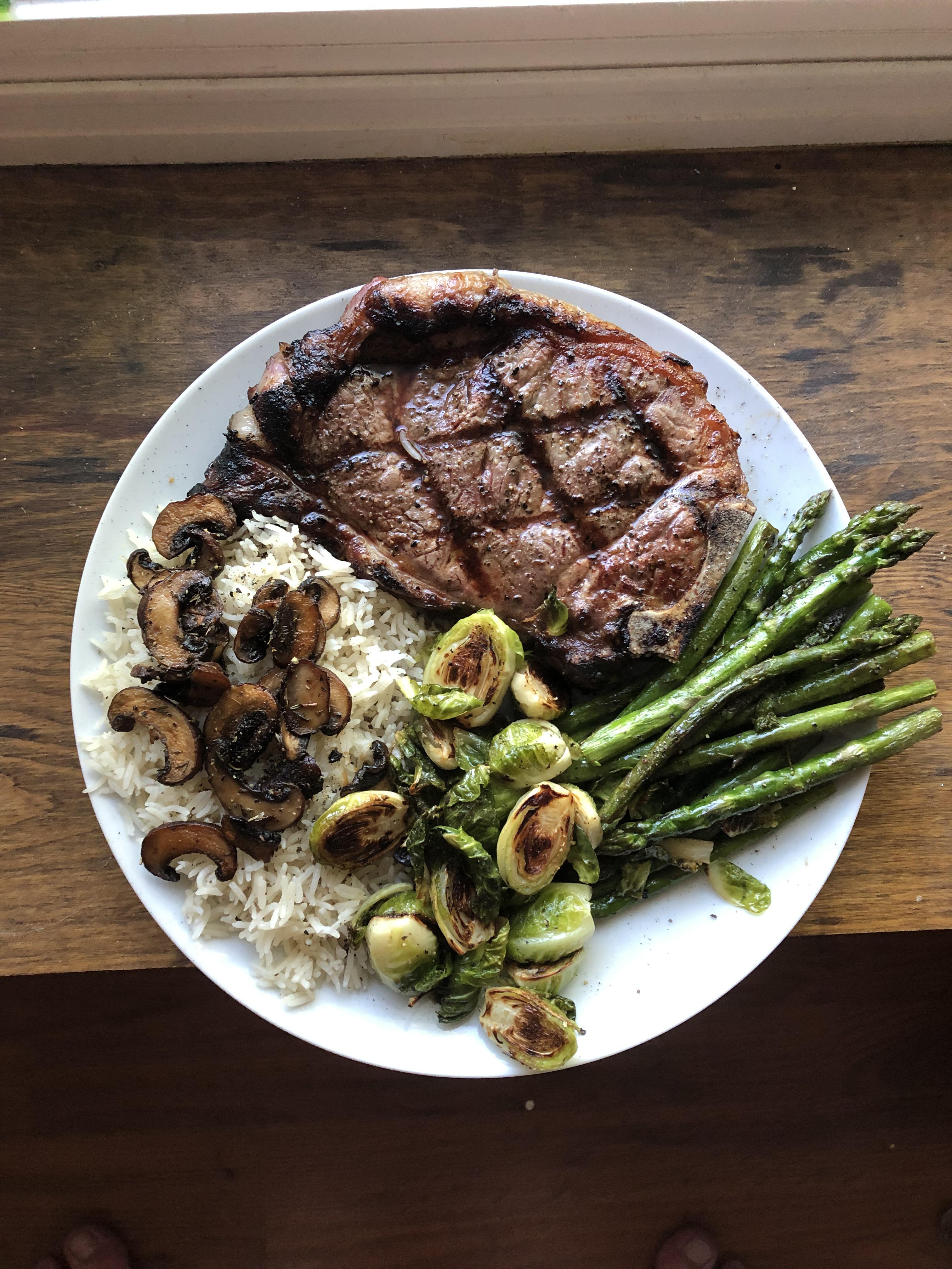 Who doesn’t love a good steak OMAD? Grilled asparagus / brussels