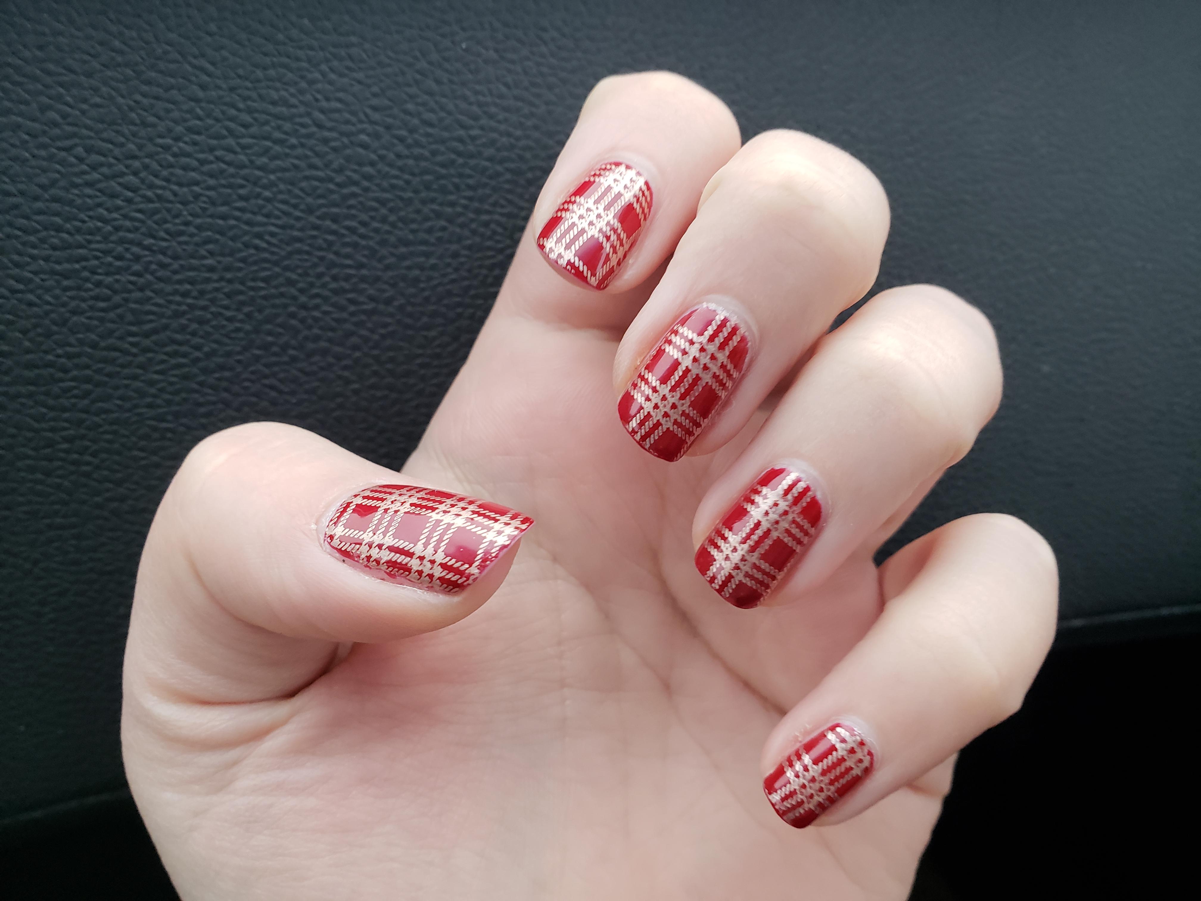 Still mad about plaid my nails look like a cozy blanket! lacqueristas