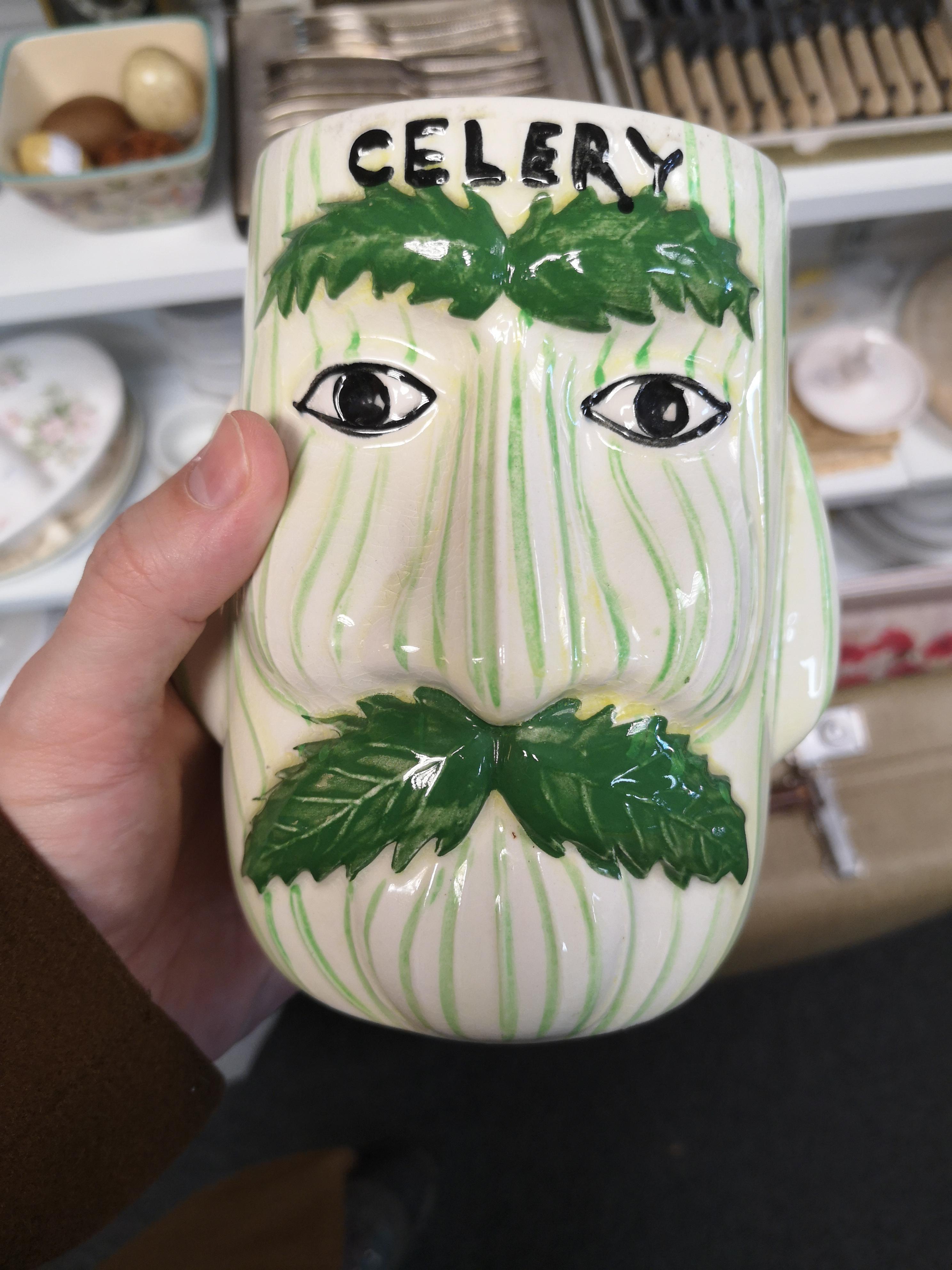 My new favourite kitchen ornament r/ThriftStoreHauls