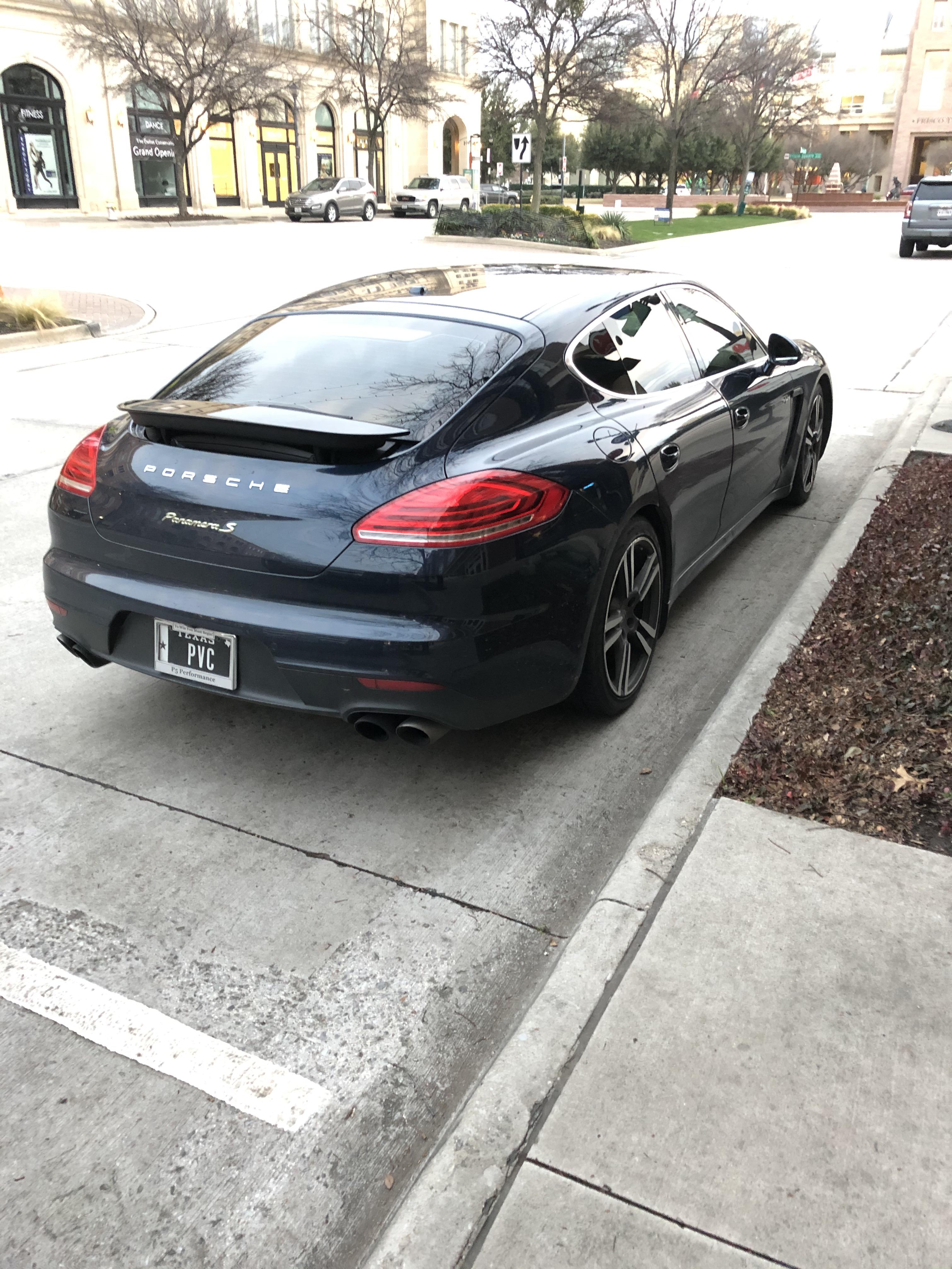 Found his car while I was walking around town xqcow