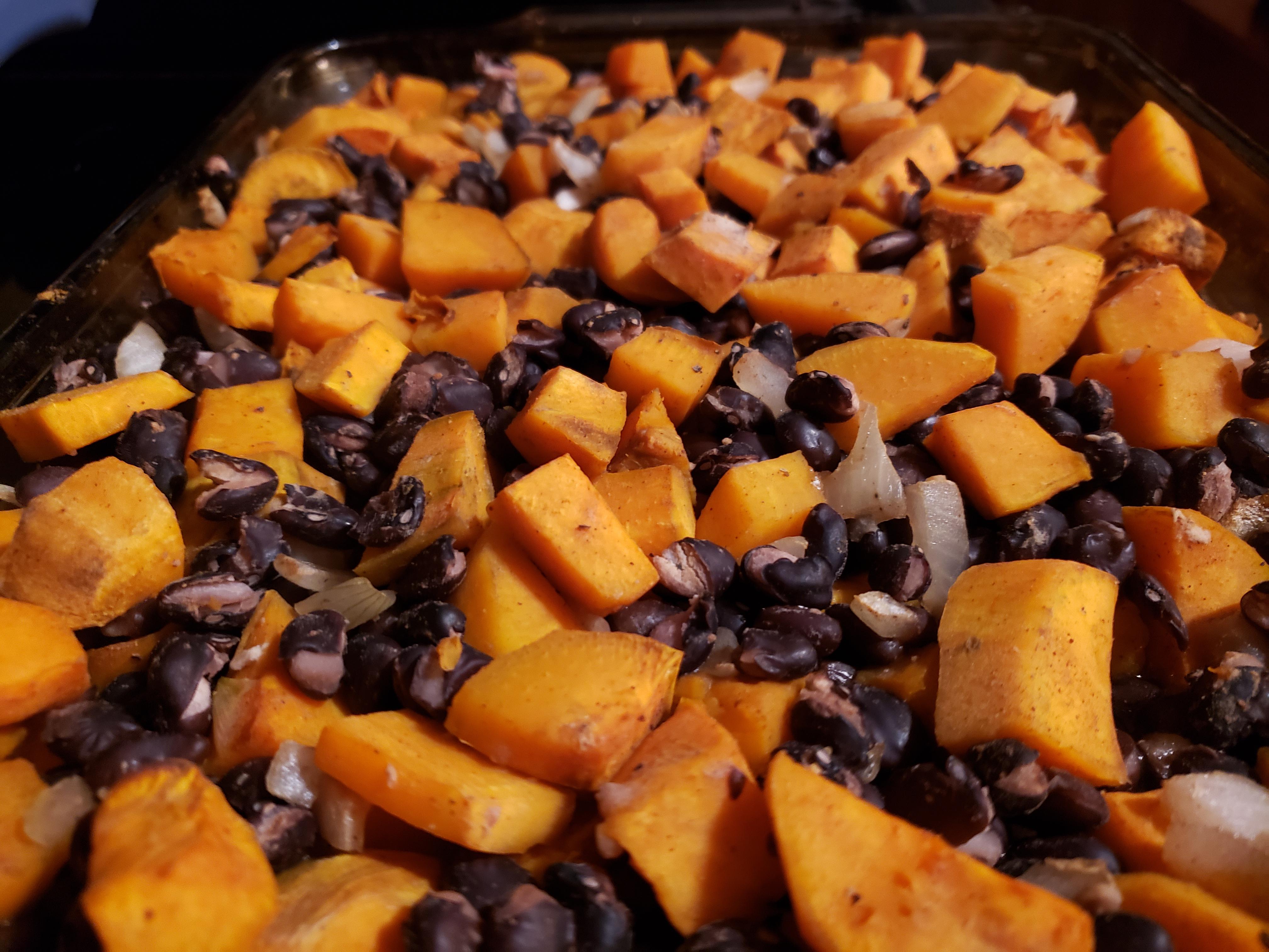 Roasted sweet patato & black beans (397 calories 59g carbs, 9g fat