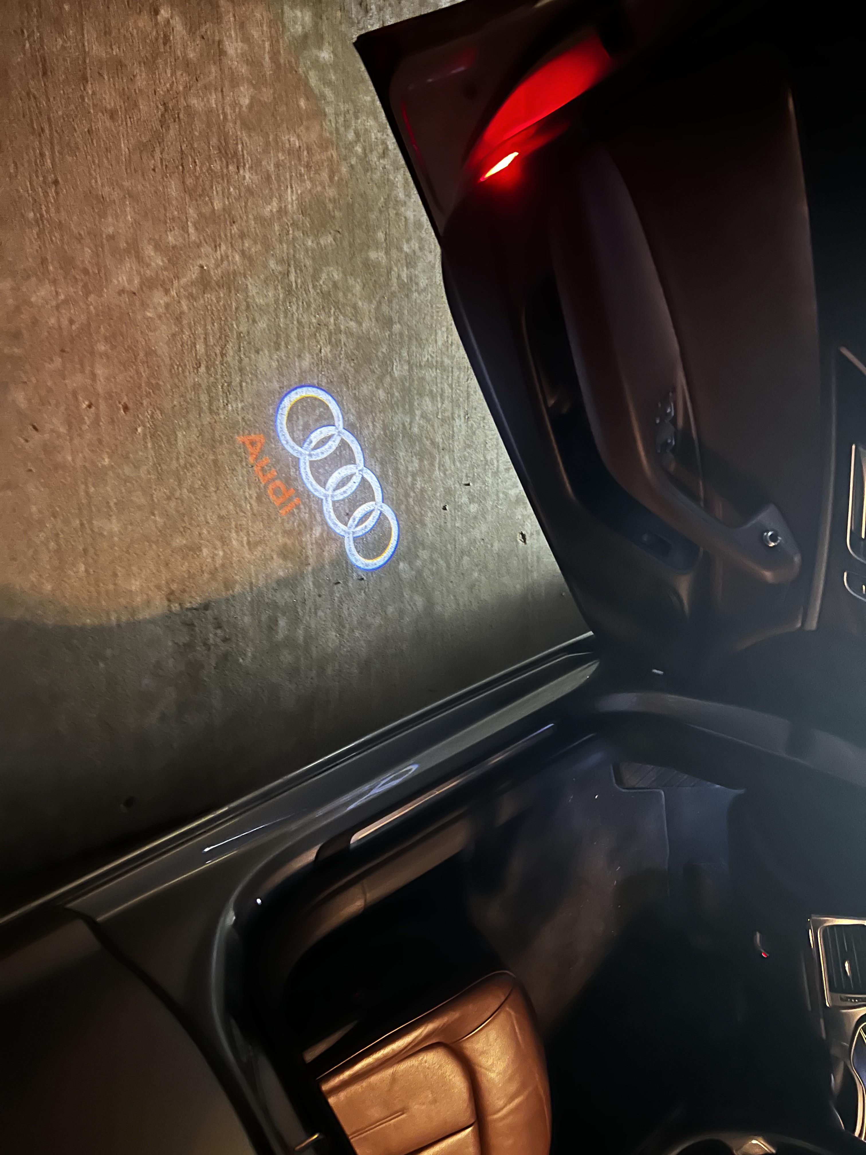 Love the new courtesy lights : r/Audi