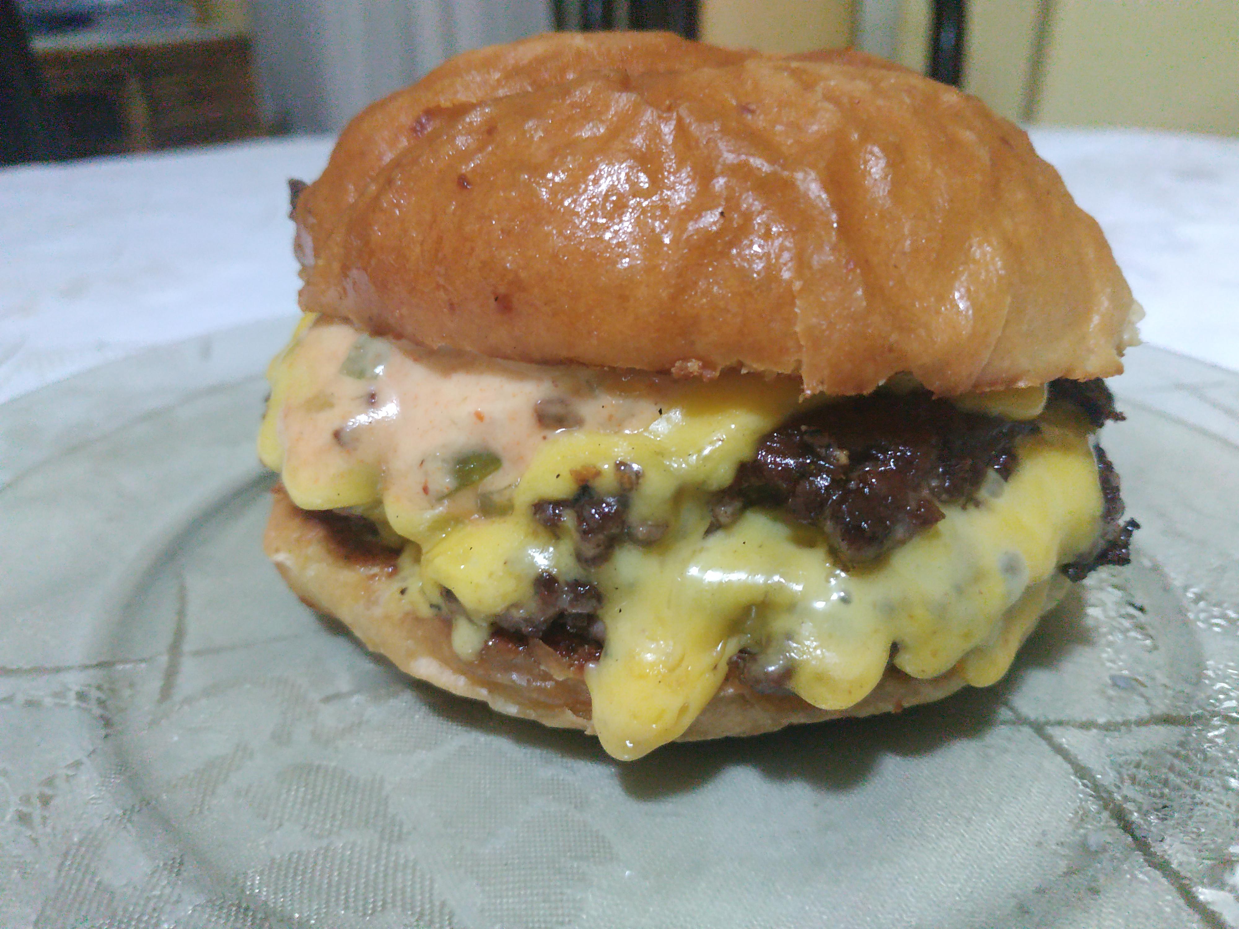 [Homemade] Smashed burger with thousand island dressing r/RecipesGreat