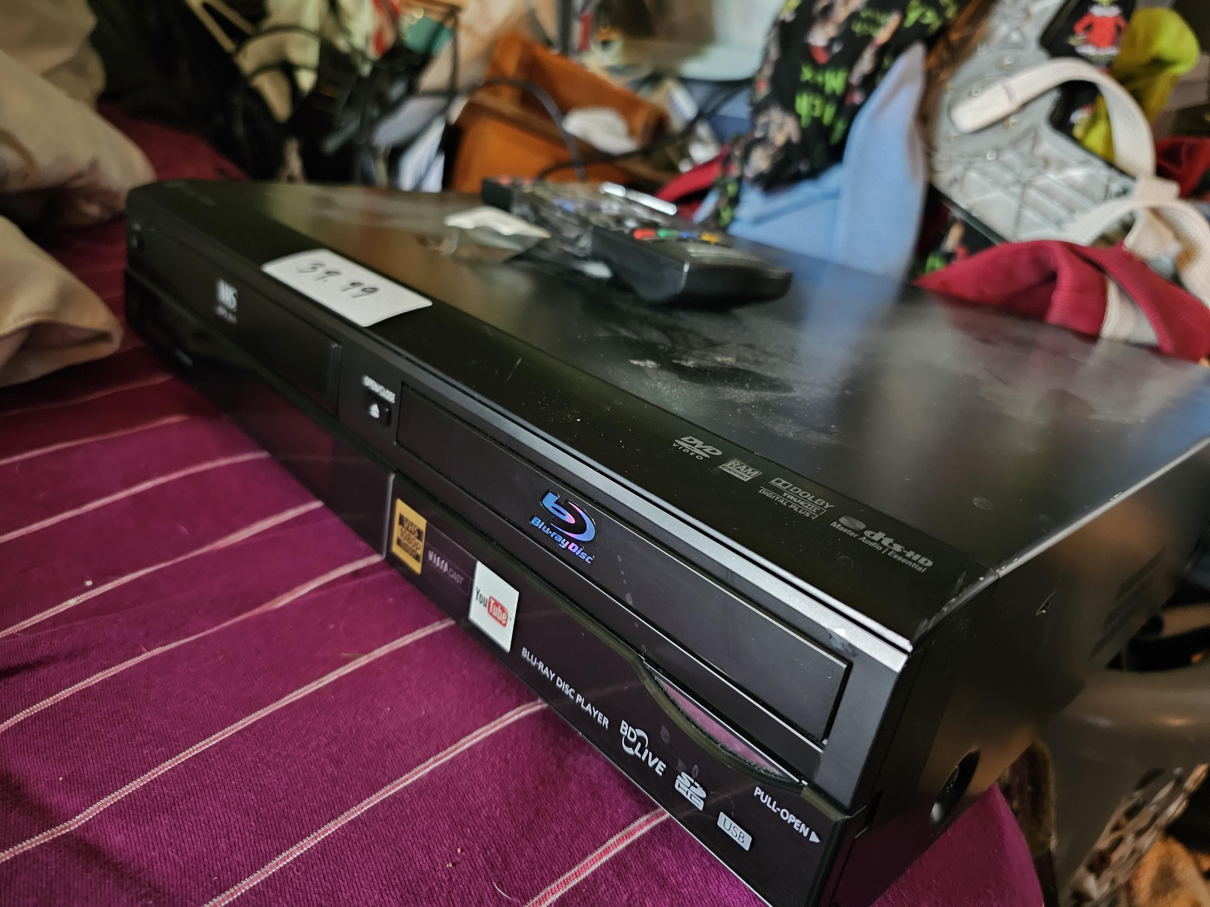 Another Panasonic VHS/Blu-Ray combo acquired. Paid $20 for it (was $40