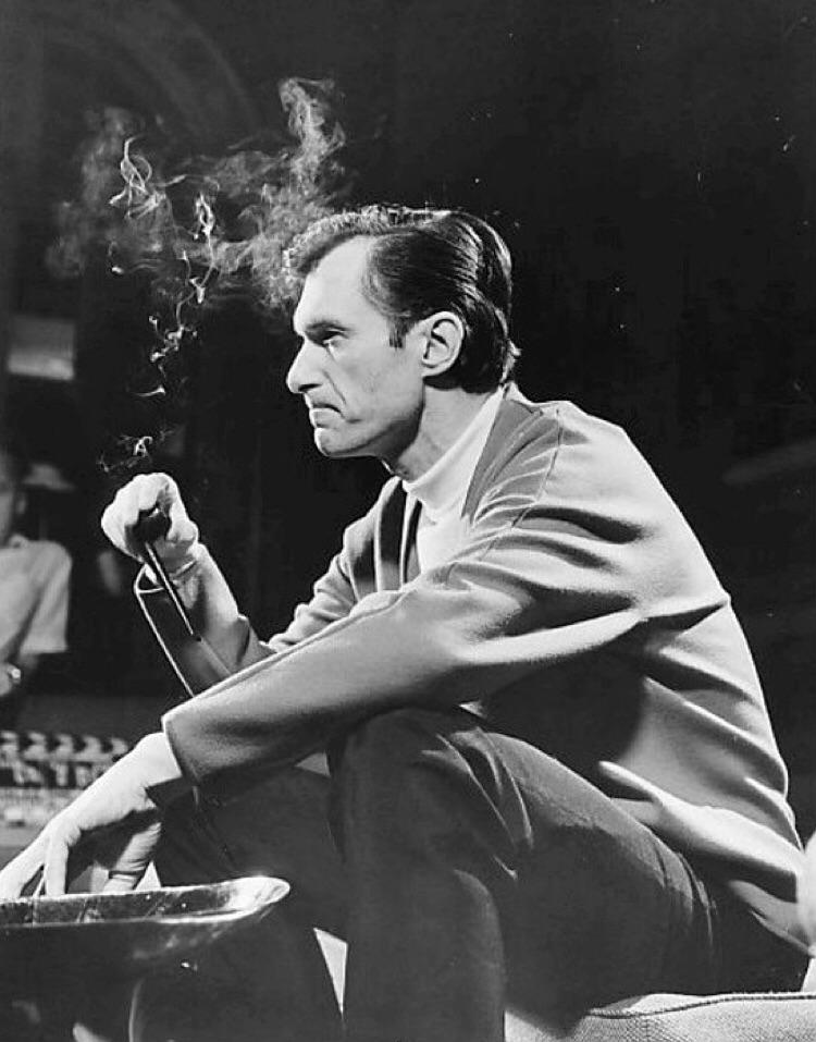Hugh Hefner with his trademark Playboy Pipe in 1966 r/OldSchoolCool