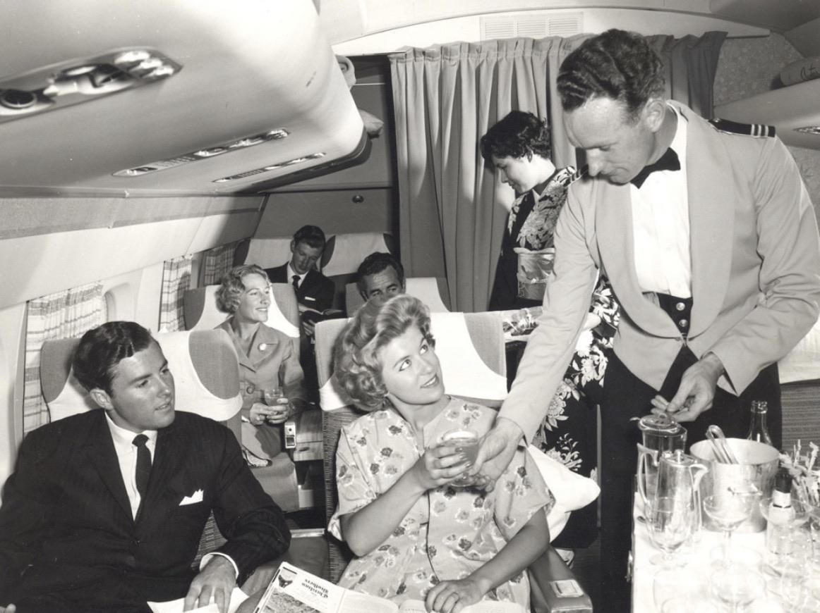 The Golden Age of commercial flying (50s to 60s) r/OldSchoolCool