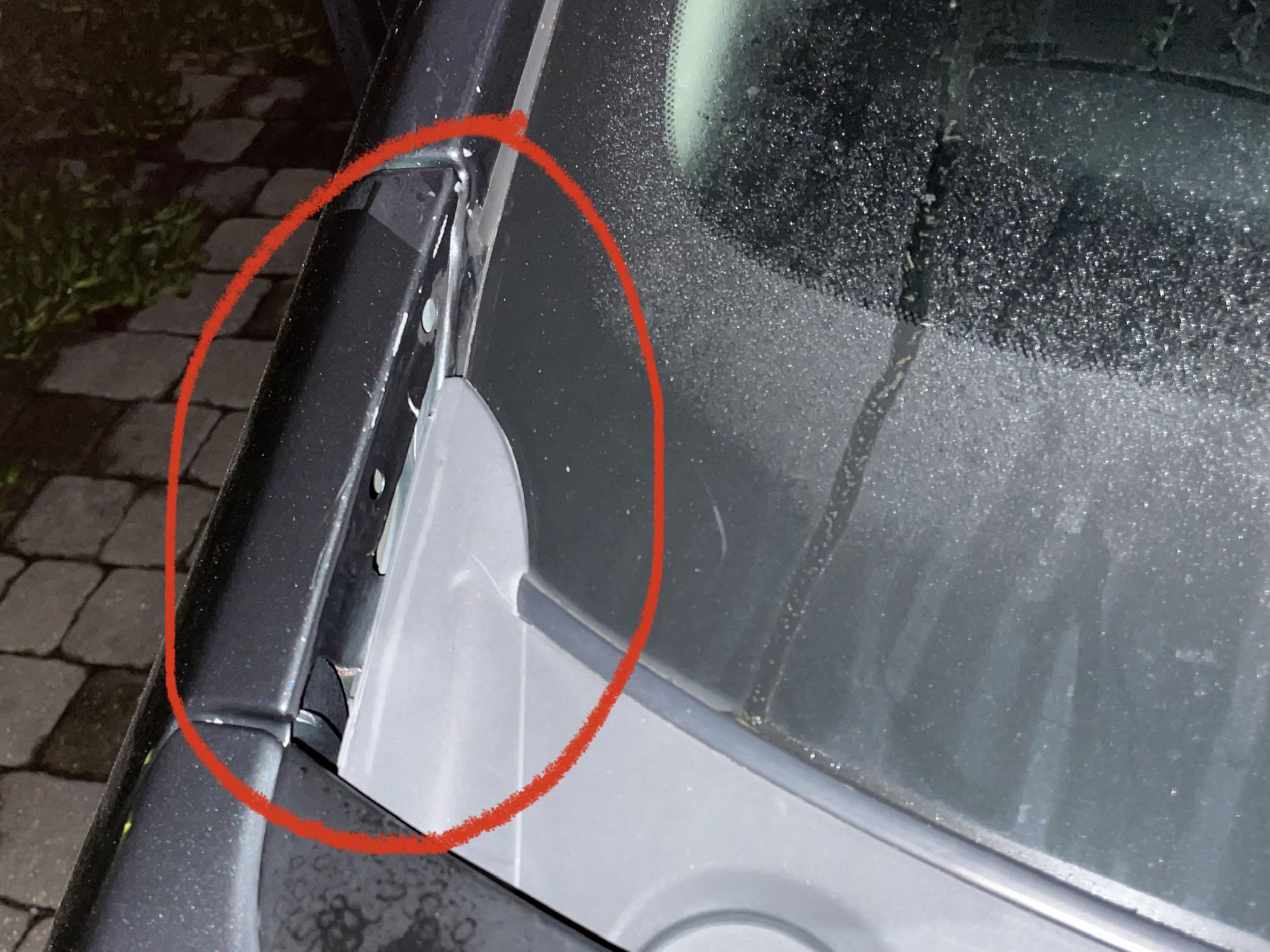 Is something missing here (base of windshield)? Having a leak issue