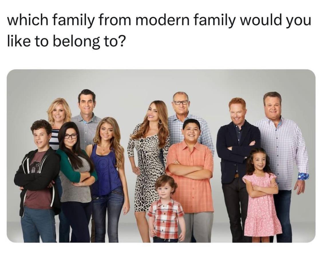 Which fam would u choose? r/Modern_Family