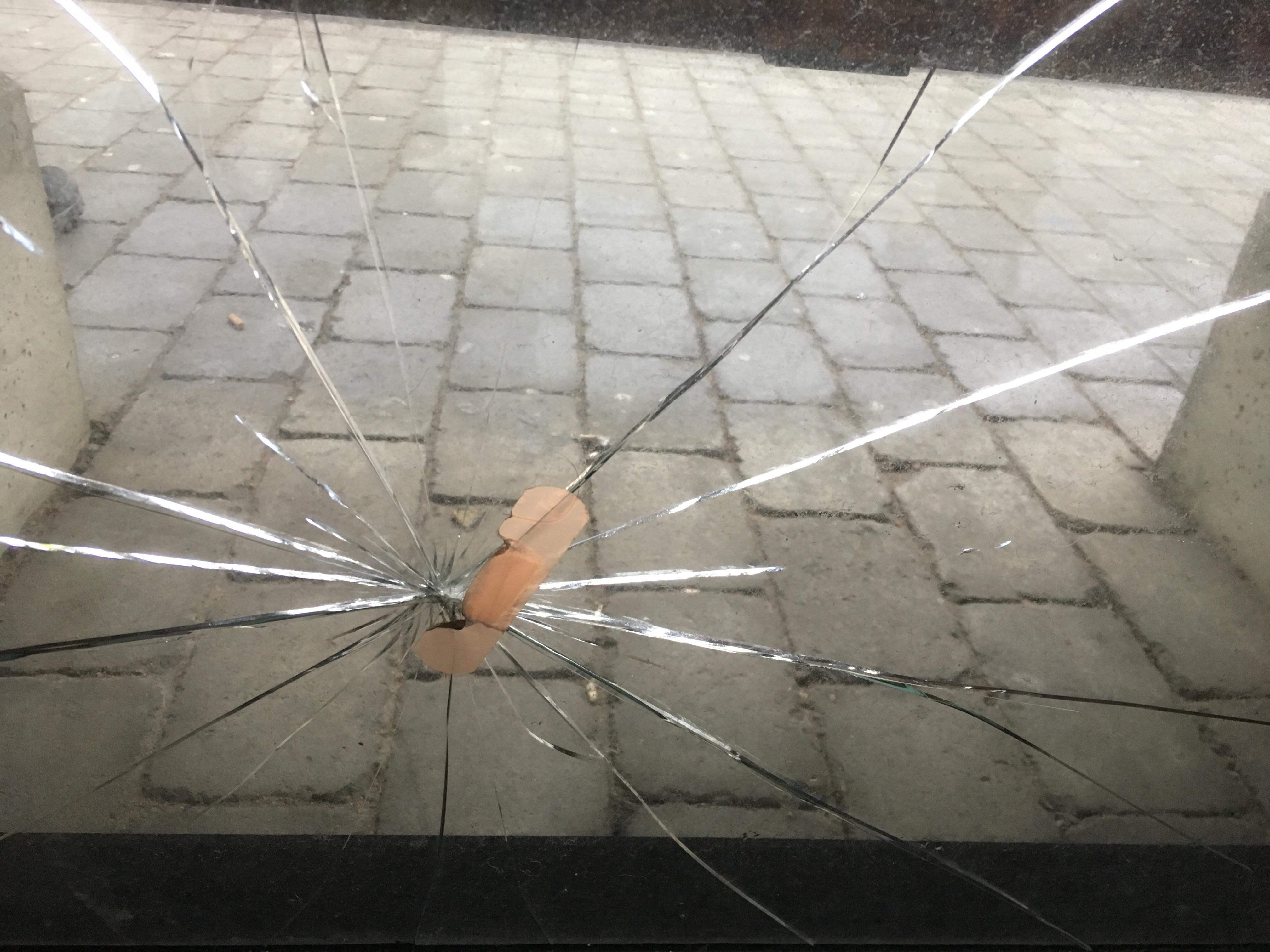 To fix broken glass r/therewasanattempt