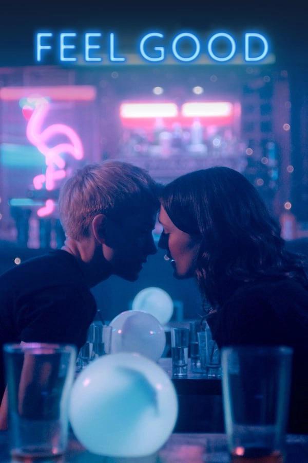 Phoebe Alert on 2x06 of “Feel Good” I was just hoping a Phoebe song